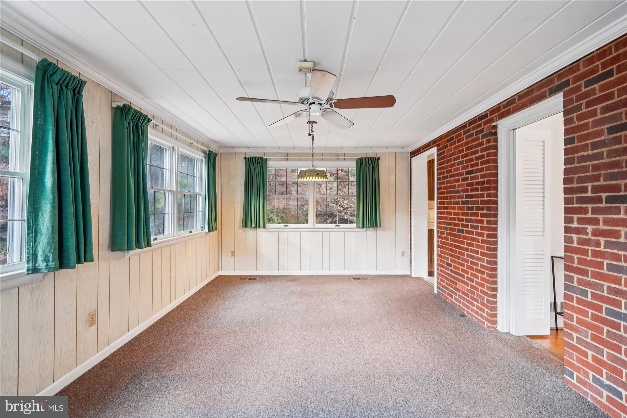 HILLANDALE - Residential