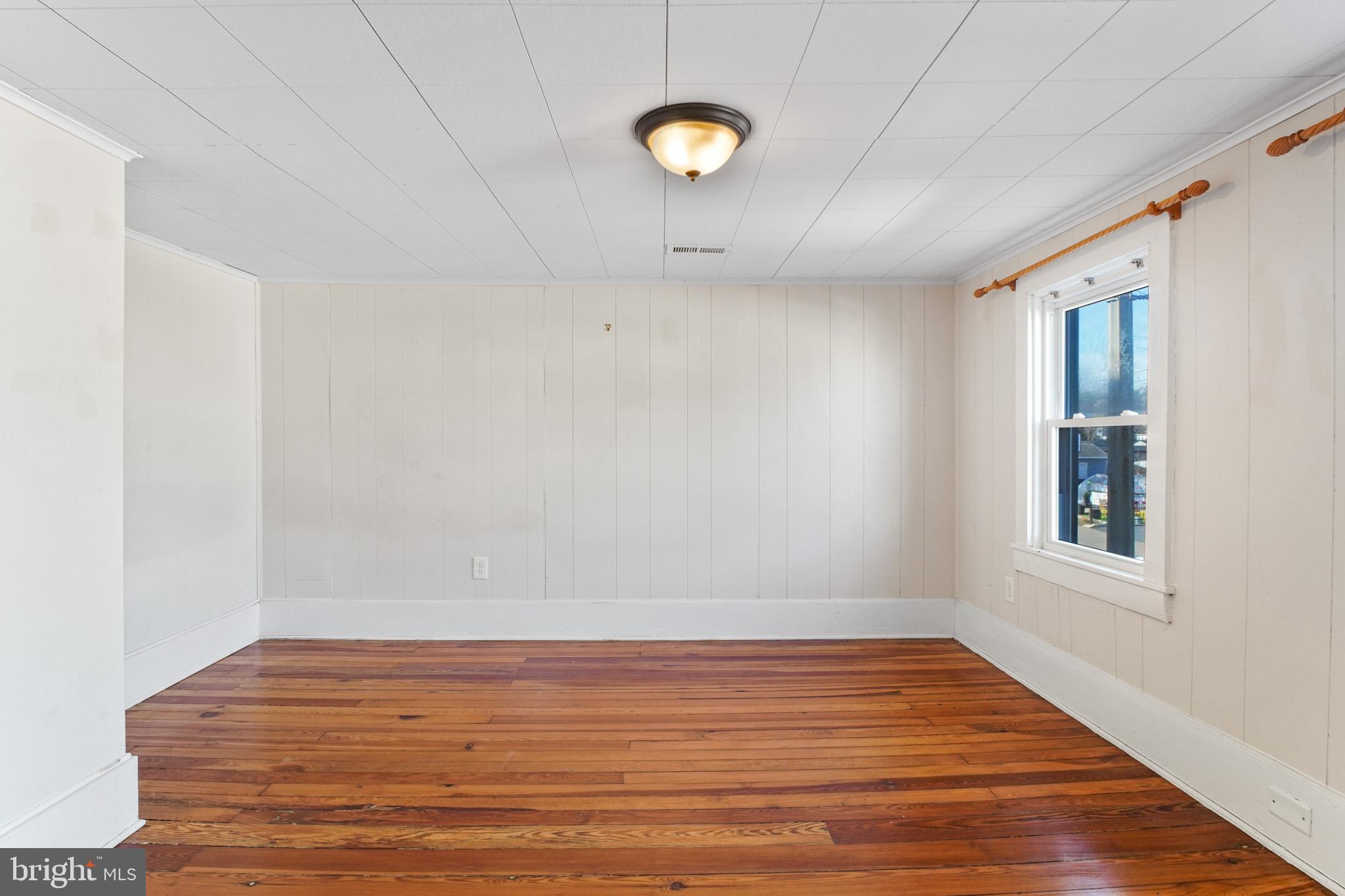 DOWNTOWN FREDERICKSBURG - Residential Lease