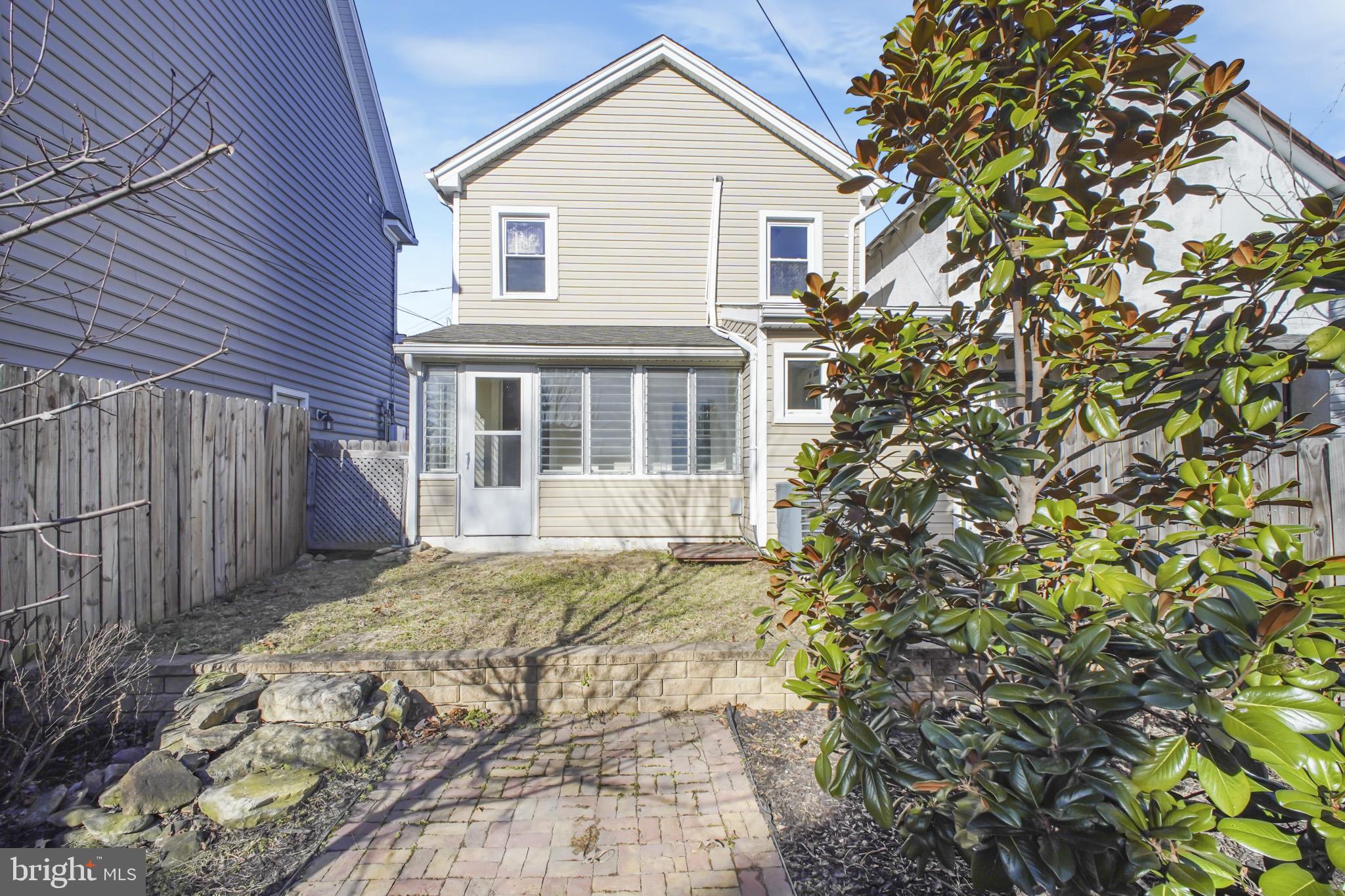 DOWNTOWN FREDERICKSBURG - Residential Lease