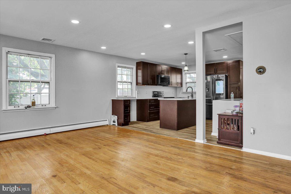 MADISON HEIGHTS - Residential