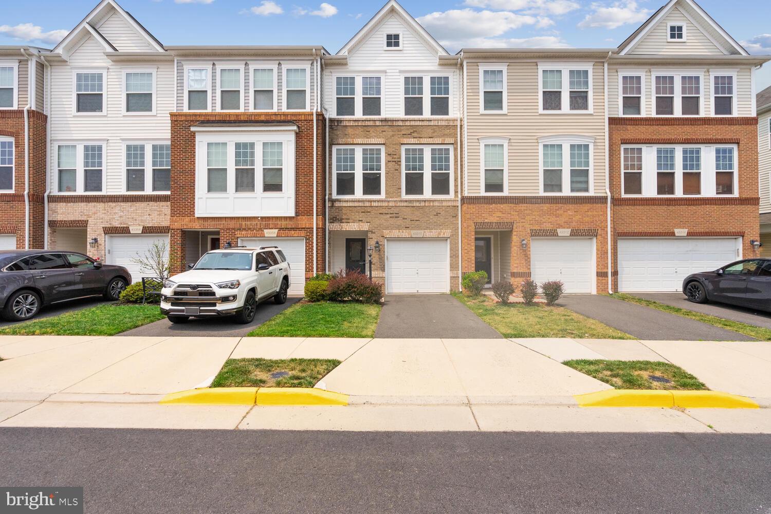 BROADLANDS - Residential