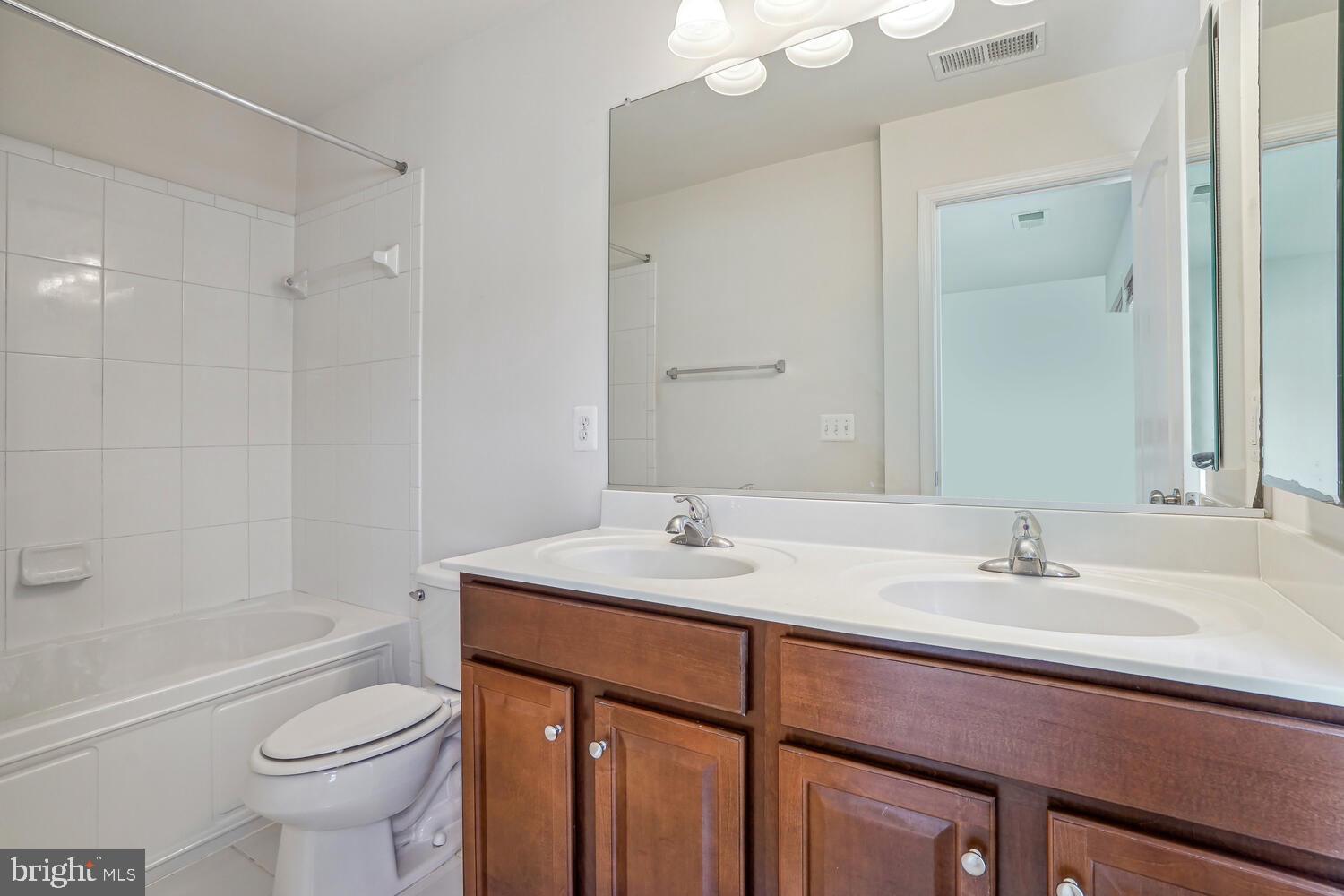 BROADLANDS - Residential