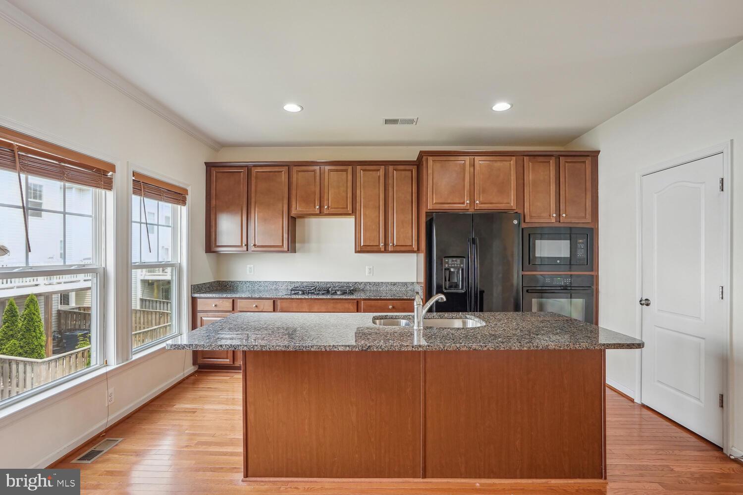 BROADLANDS - Residential