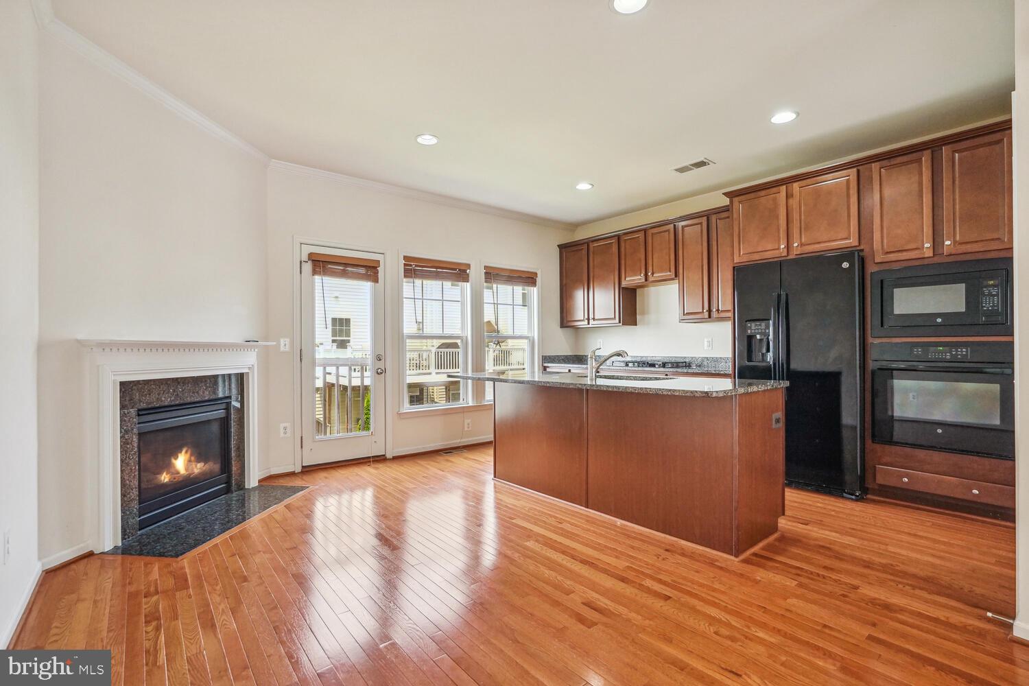 BROADLANDS - Residential