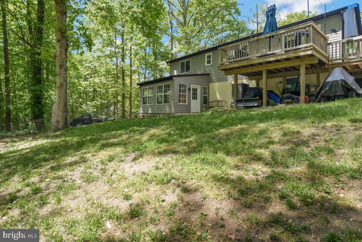 COUNTRY LAKES - Residential