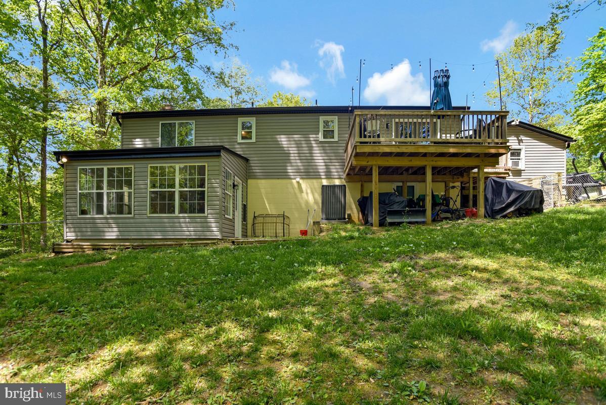 COUNTRY LAKES - Residential