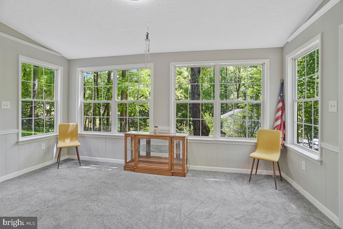 COUNTRY LAKES - Residential