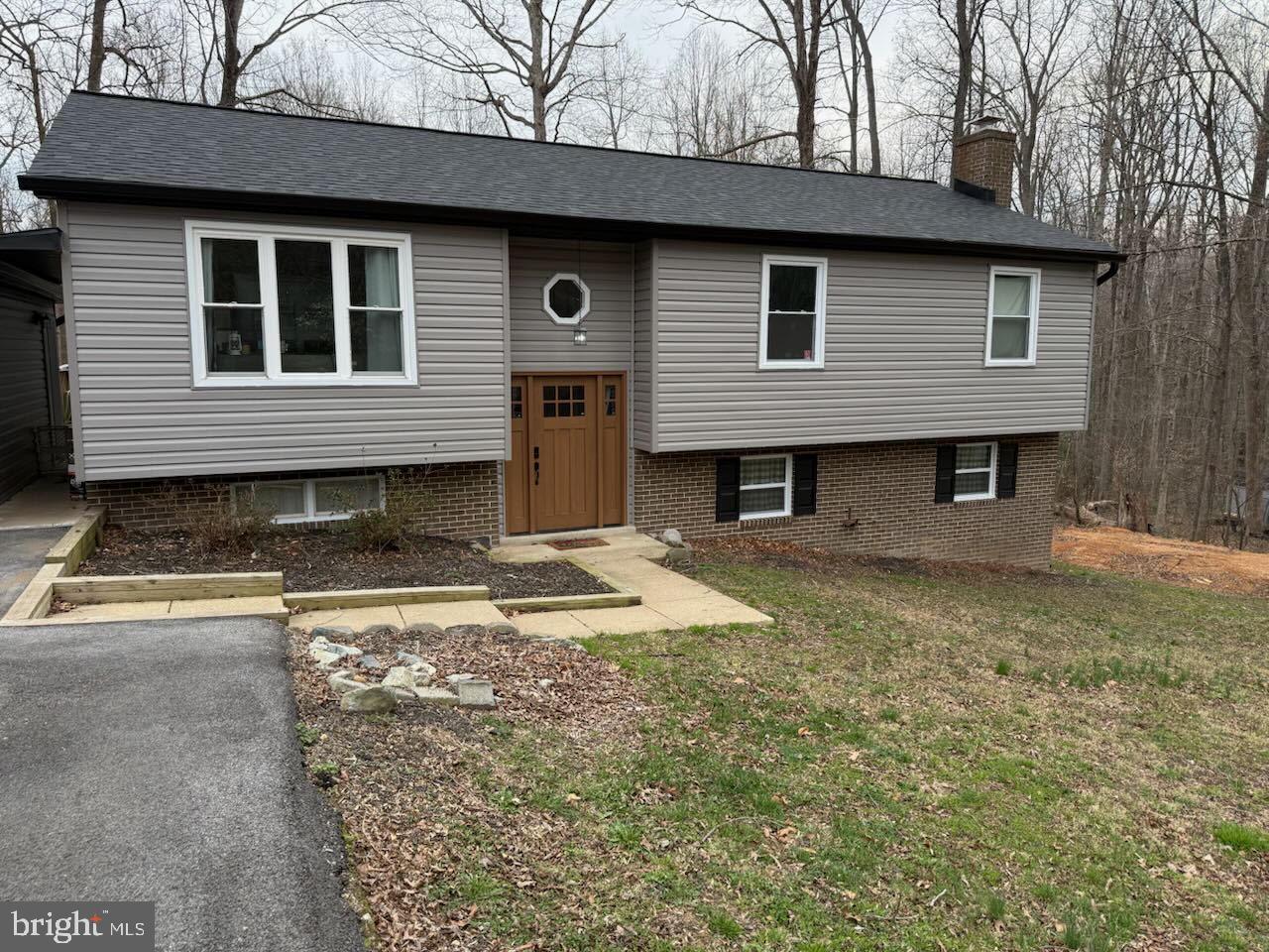 COUNTRY LAKES - Residential