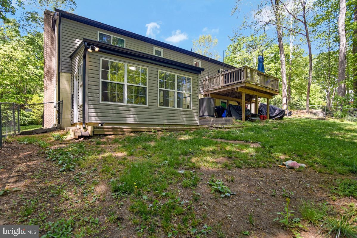 COUNTRY LAKES - Residential