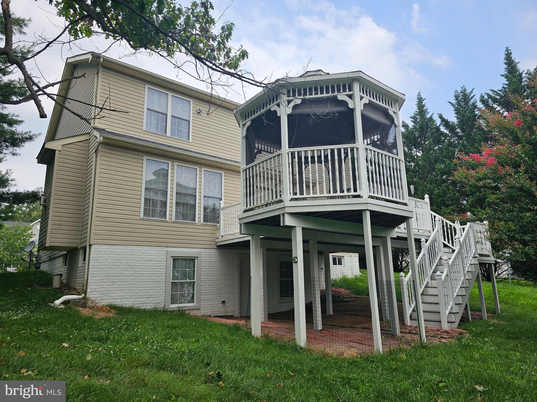 ROCKBURN MANOR - Residential Lease