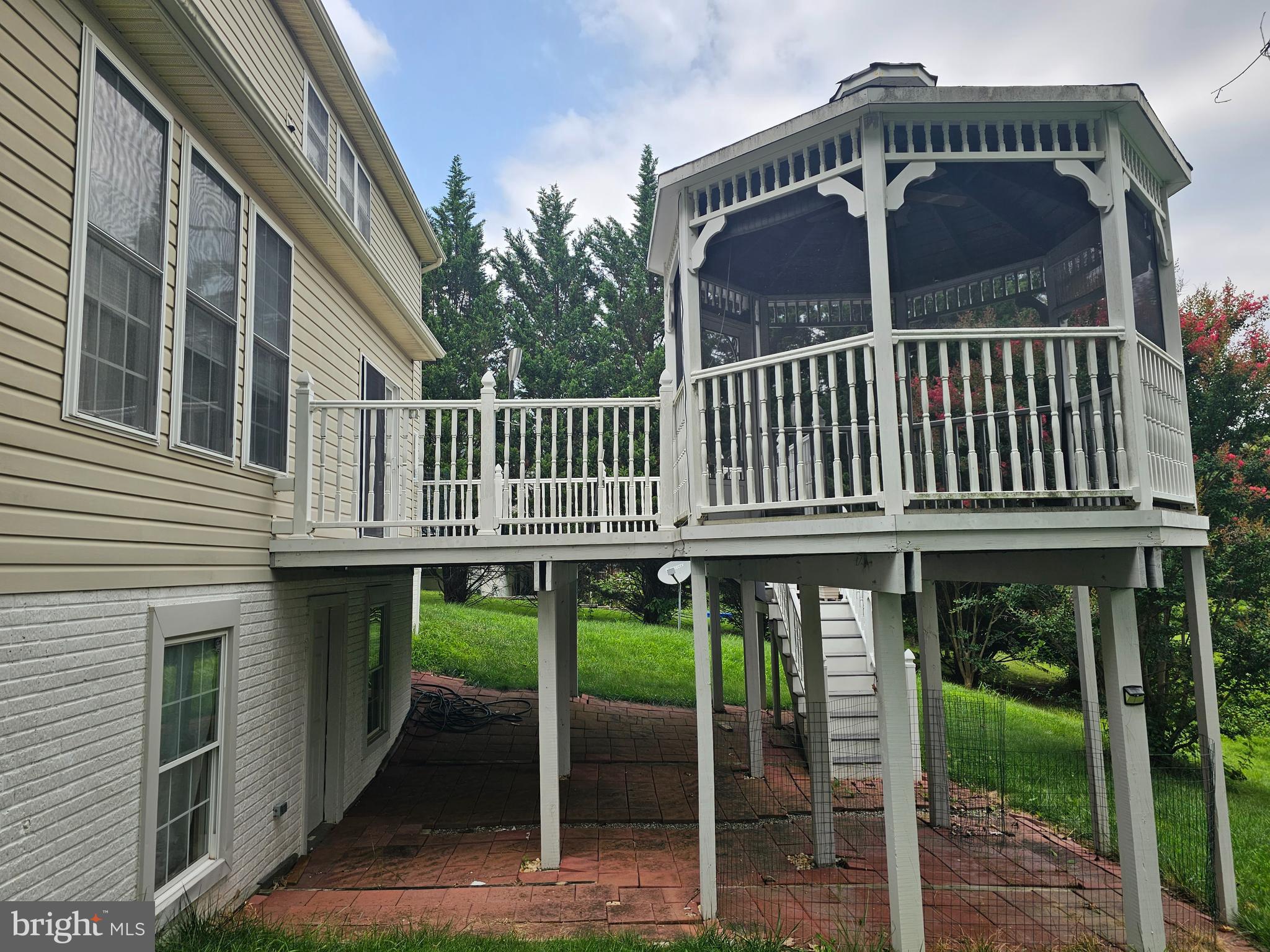 ROCKBURN MANOR - Residential Lease