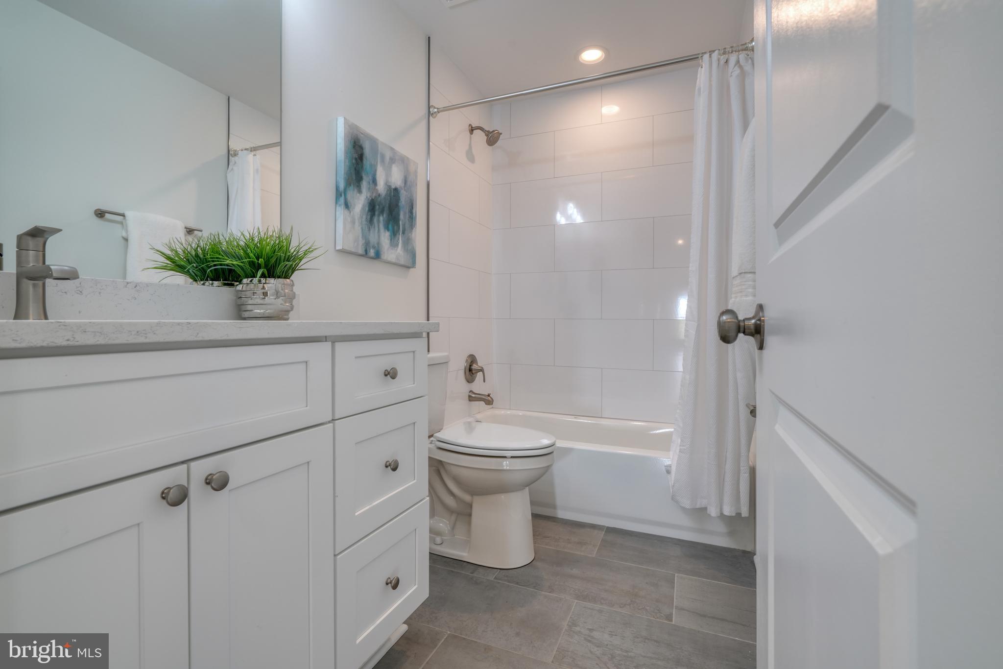 SCOTTS HILL - Residential