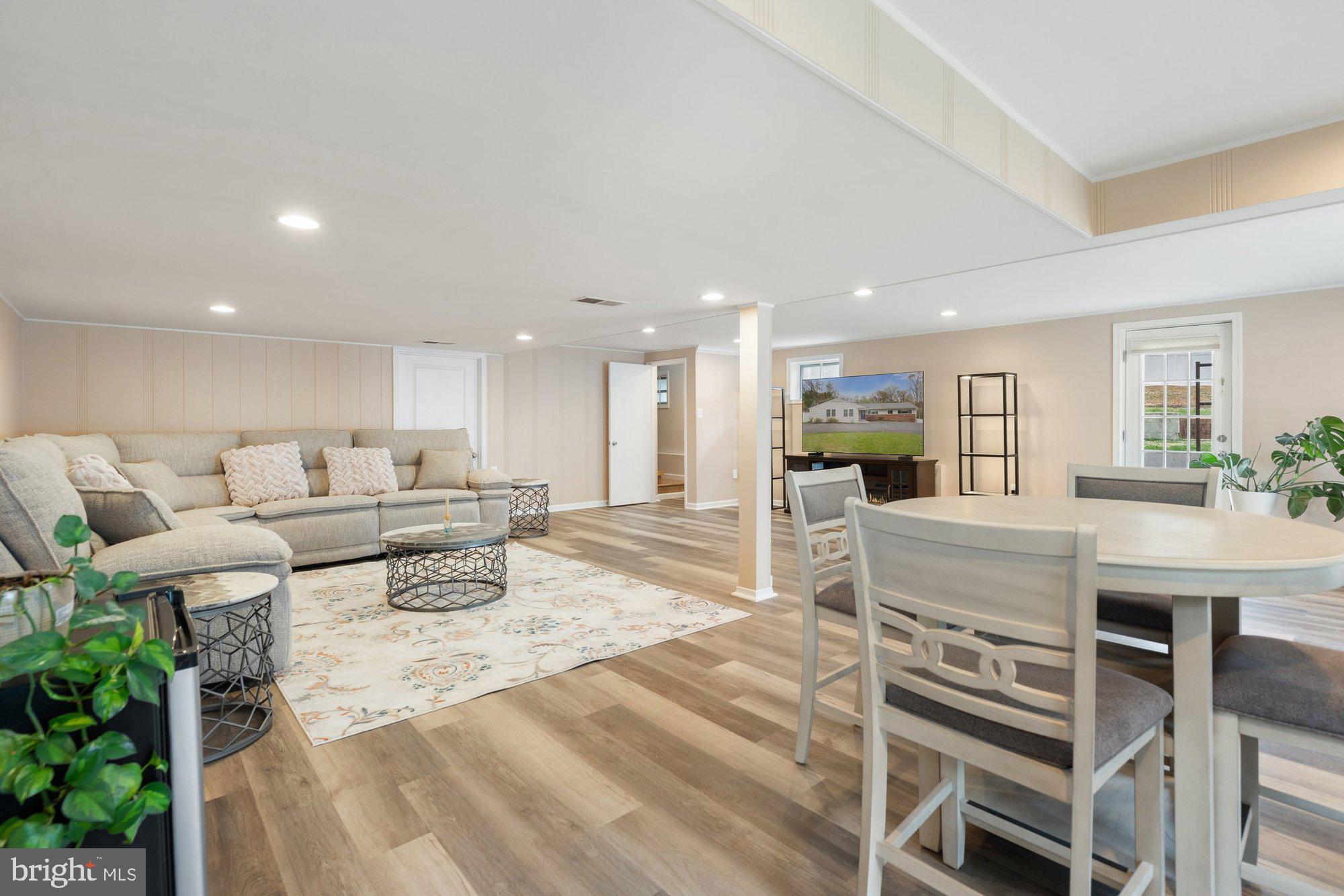 WAKEFIELD FOREST PARK - Residential