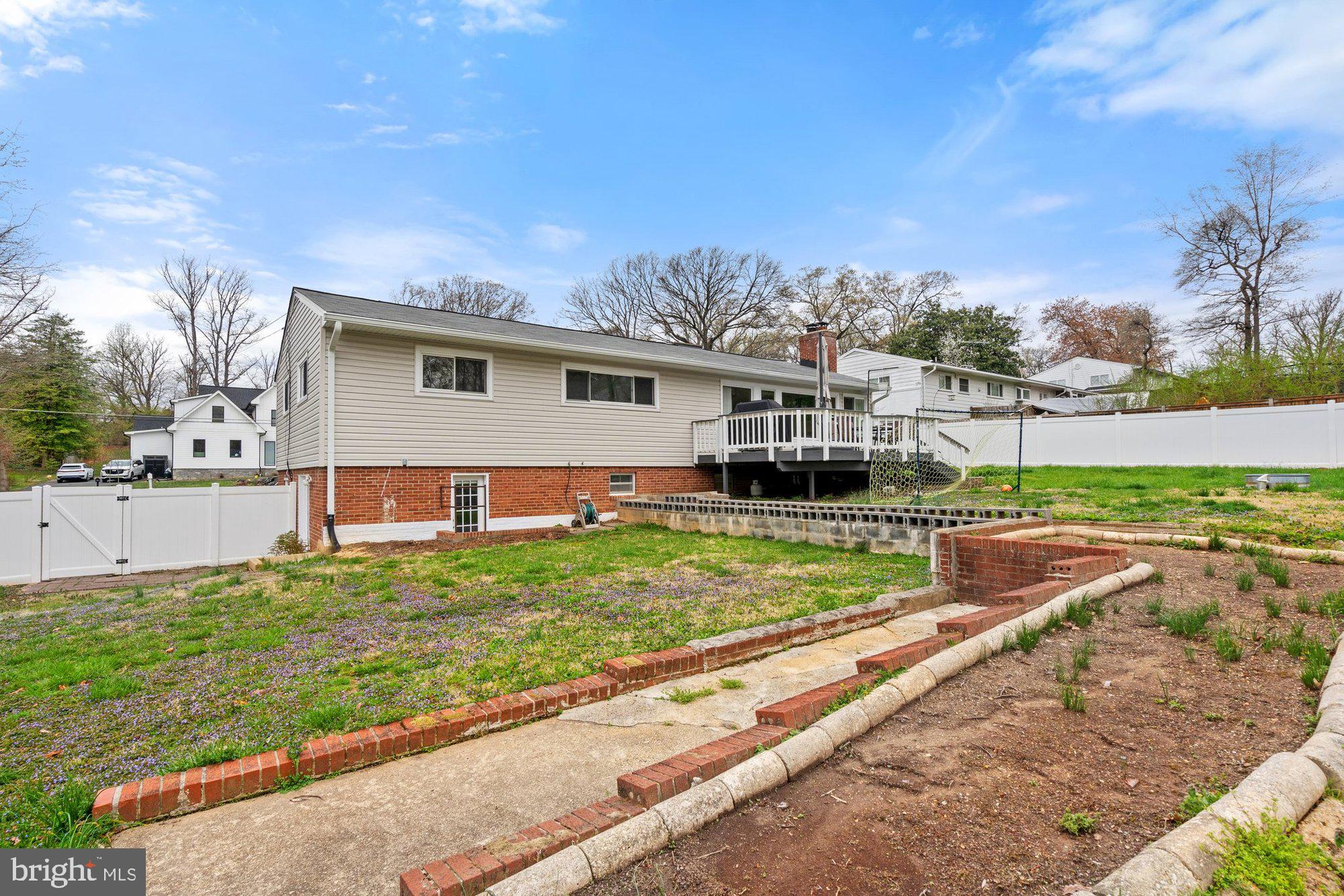 WAKEFIELD FOREST PARK - Residential