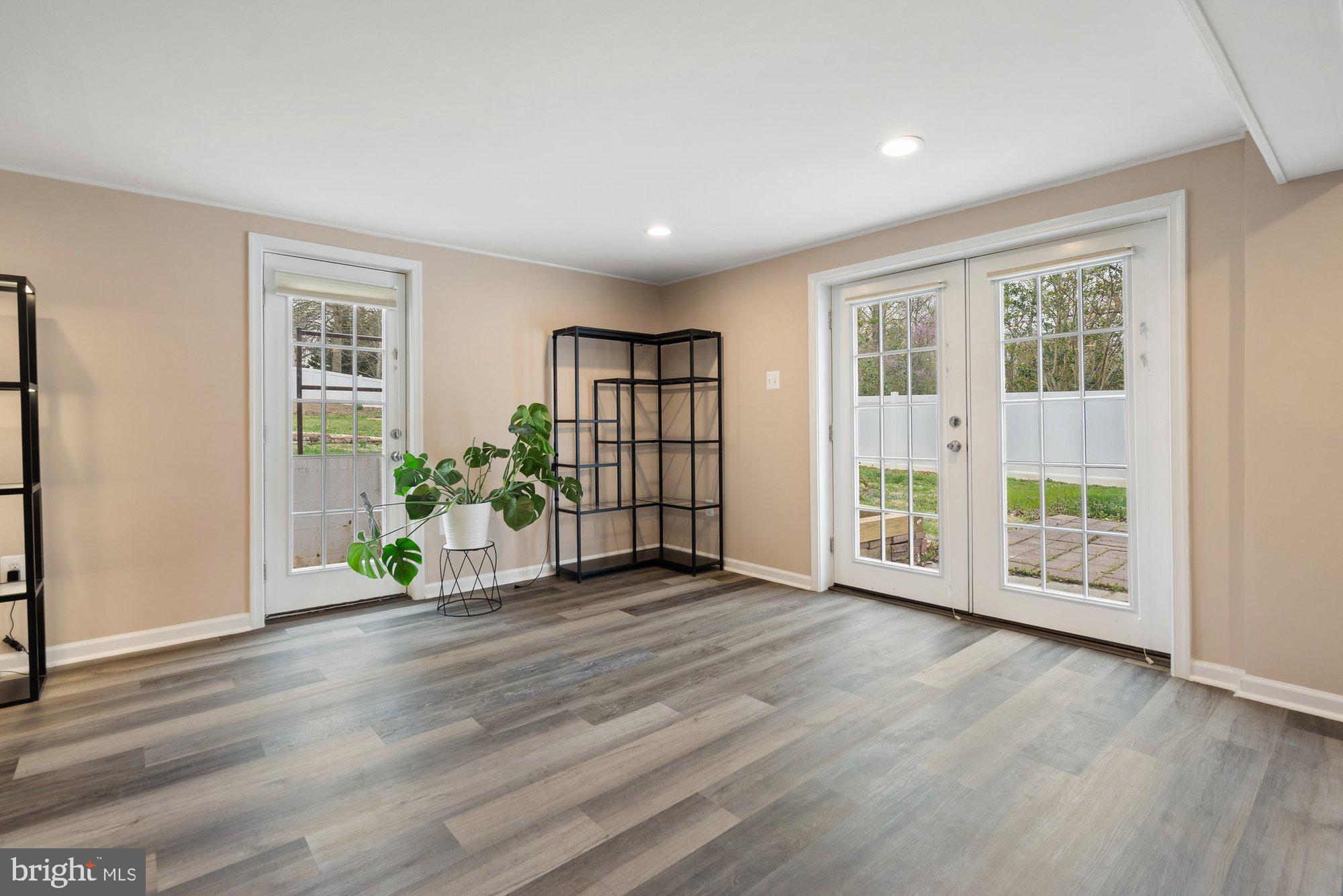 WAKEFIELD FOREST PARK - Residential