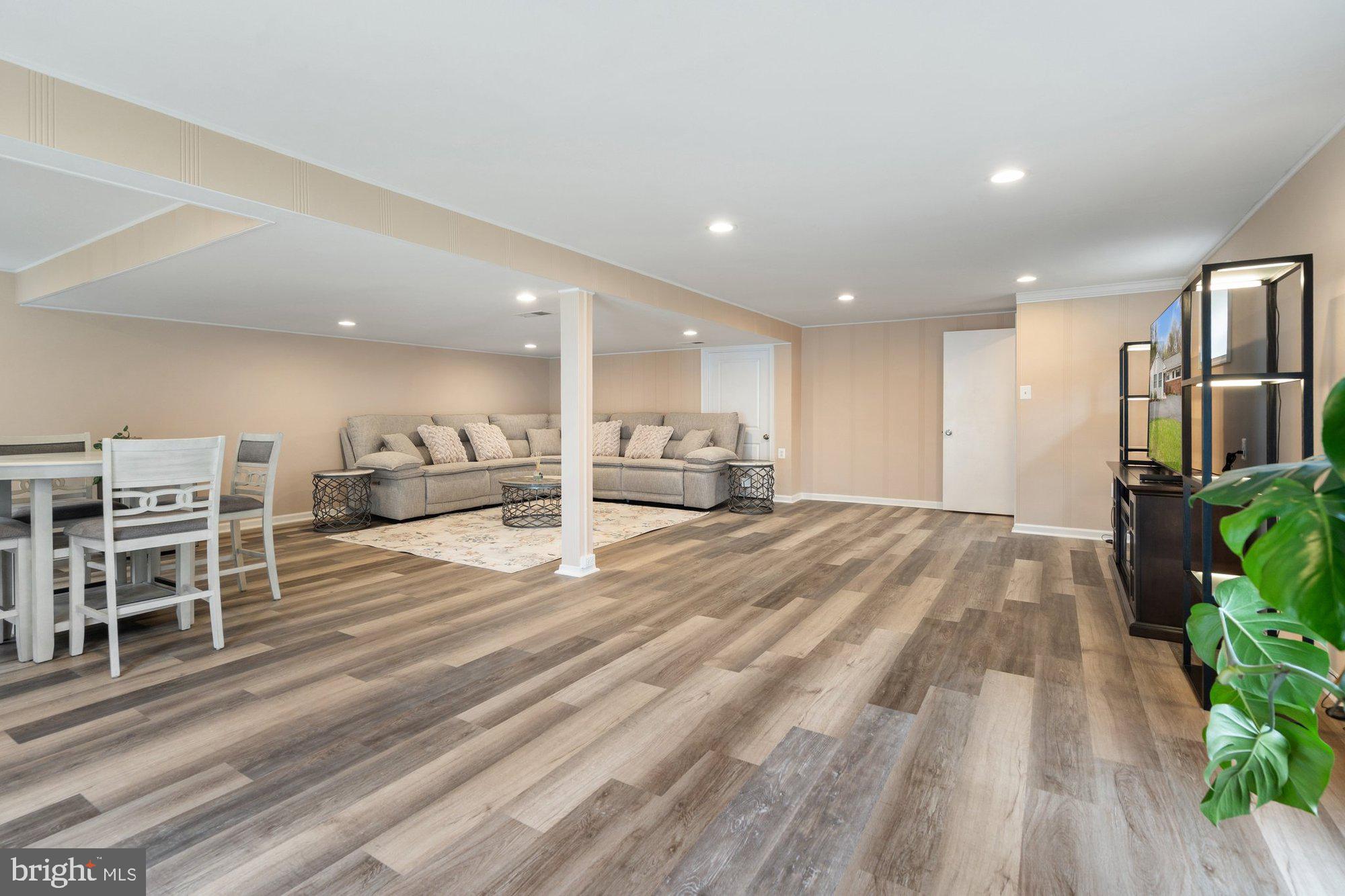 WAKEFIELD FOREST PARK - Residential