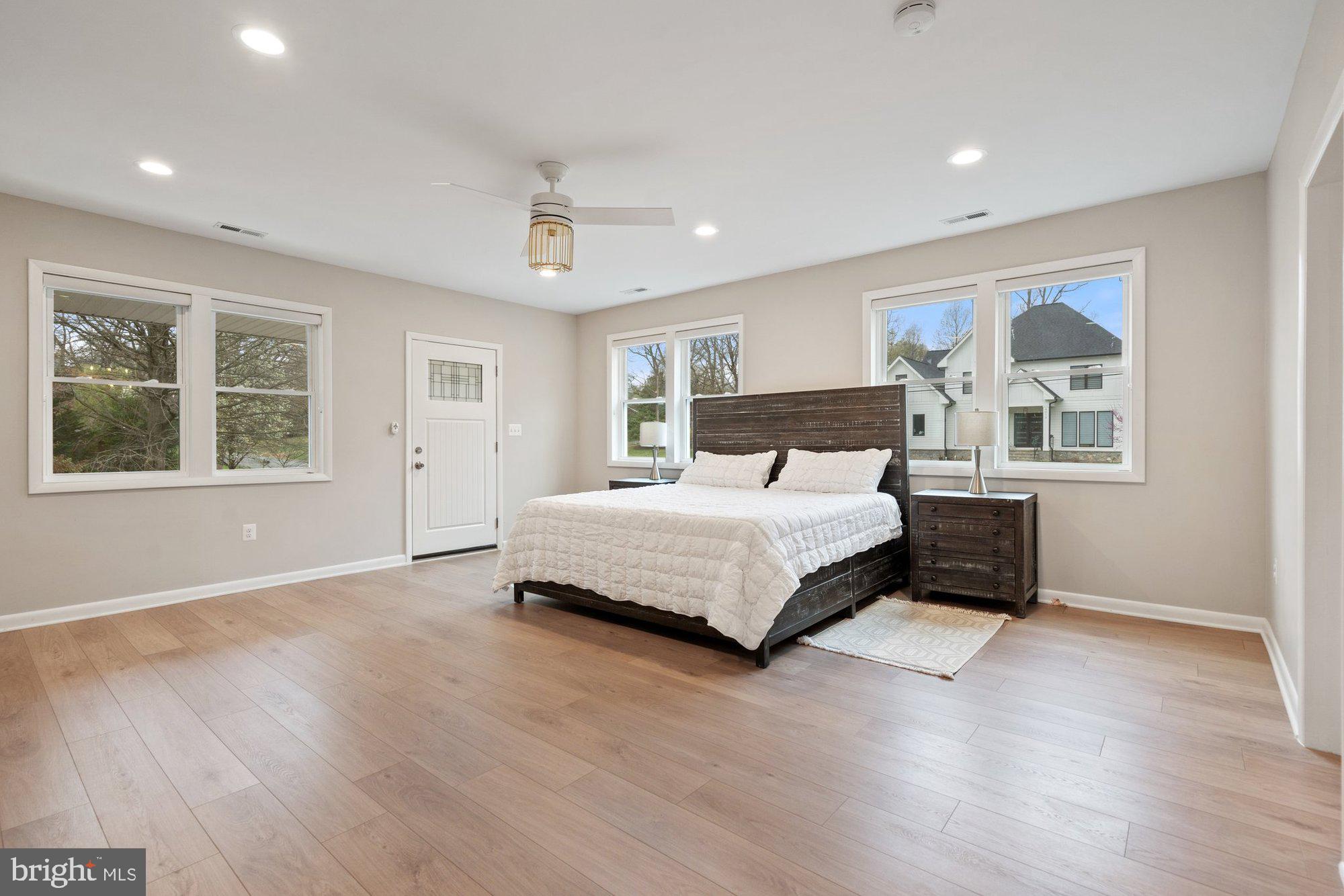 WAKEFIELD FOREST PARK - Residential