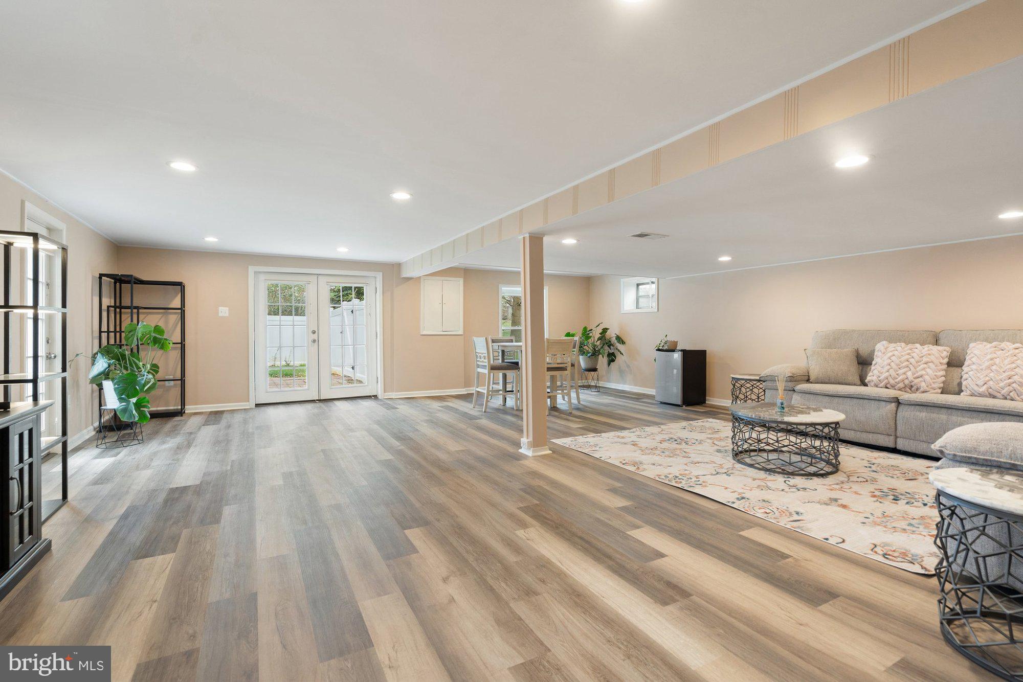 WAKEFIELD FOREST PARK - Residential