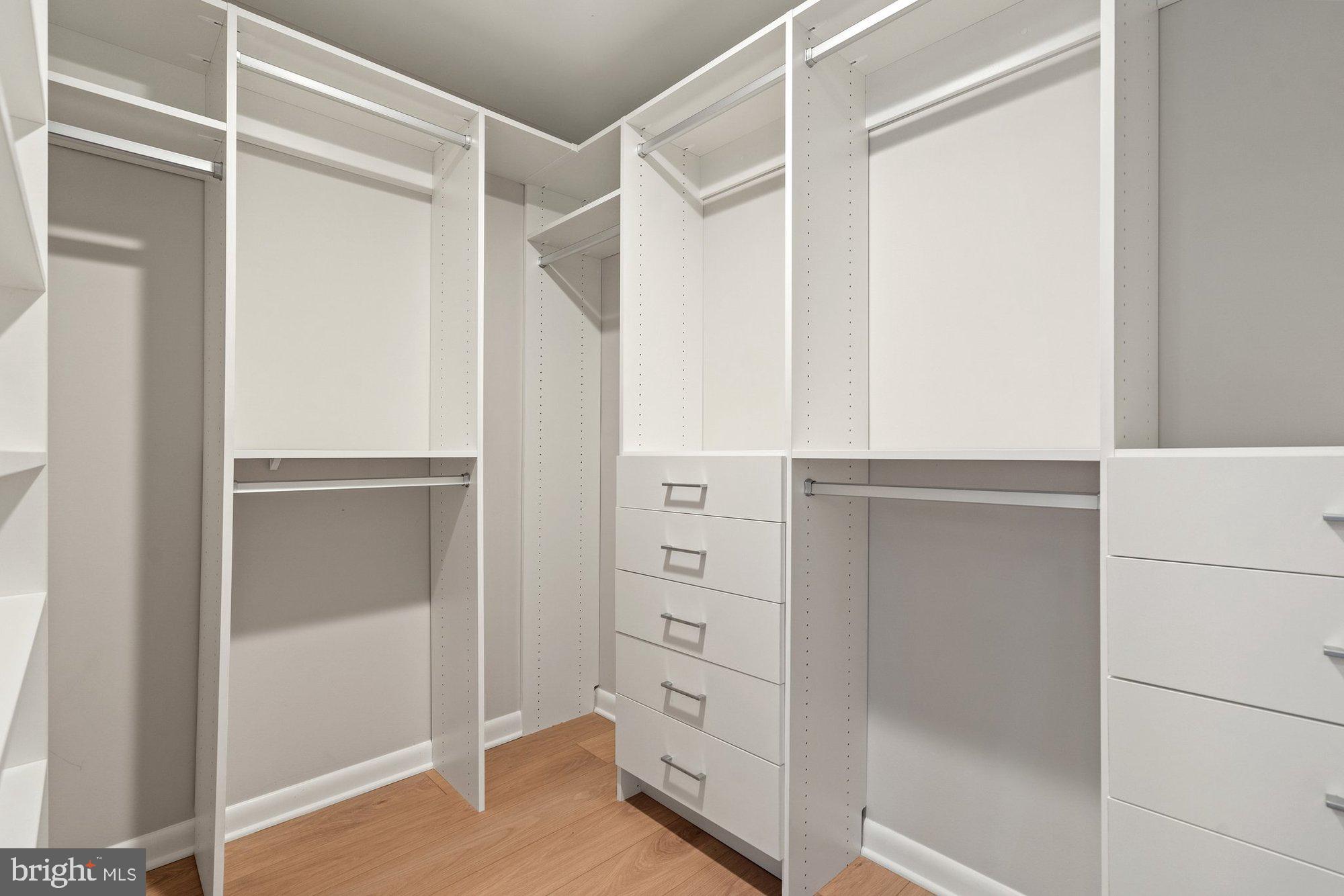 WAKEFIELD FOREST PARK - Residential