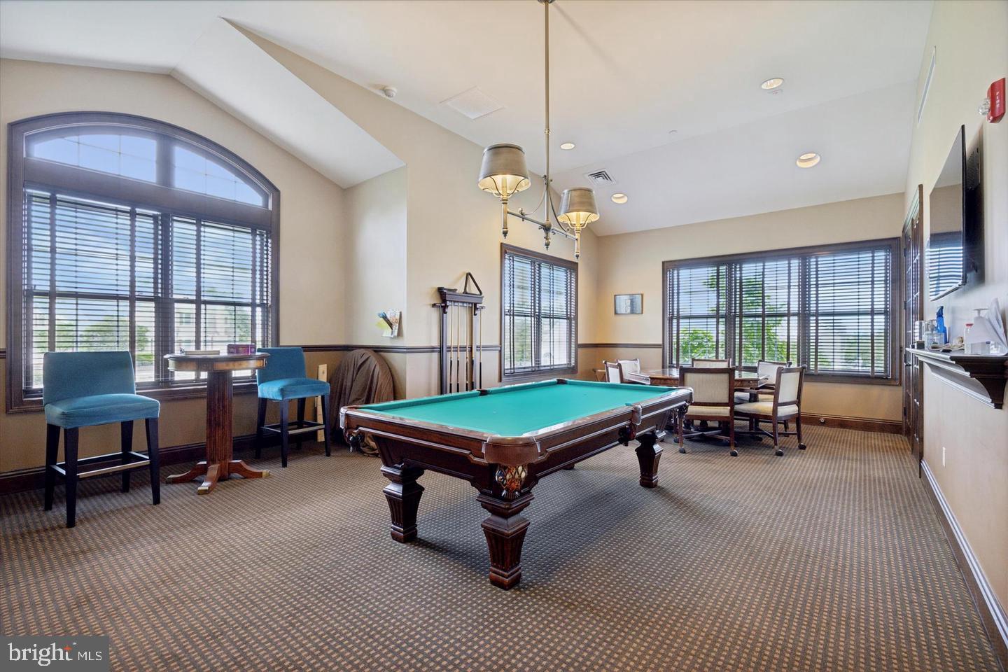 MONTGOMERY WALK - Residential