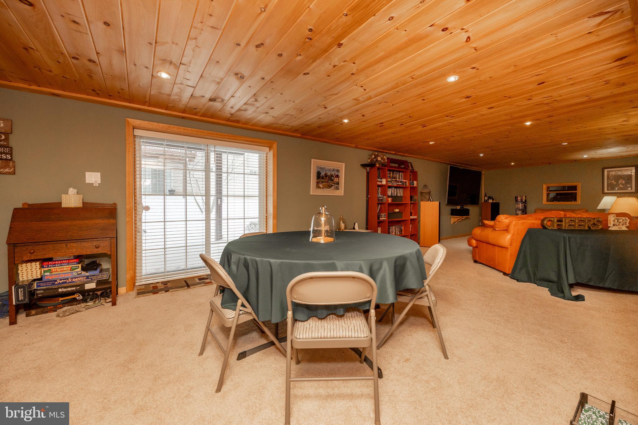 MONTGOMERY WALK - Residential