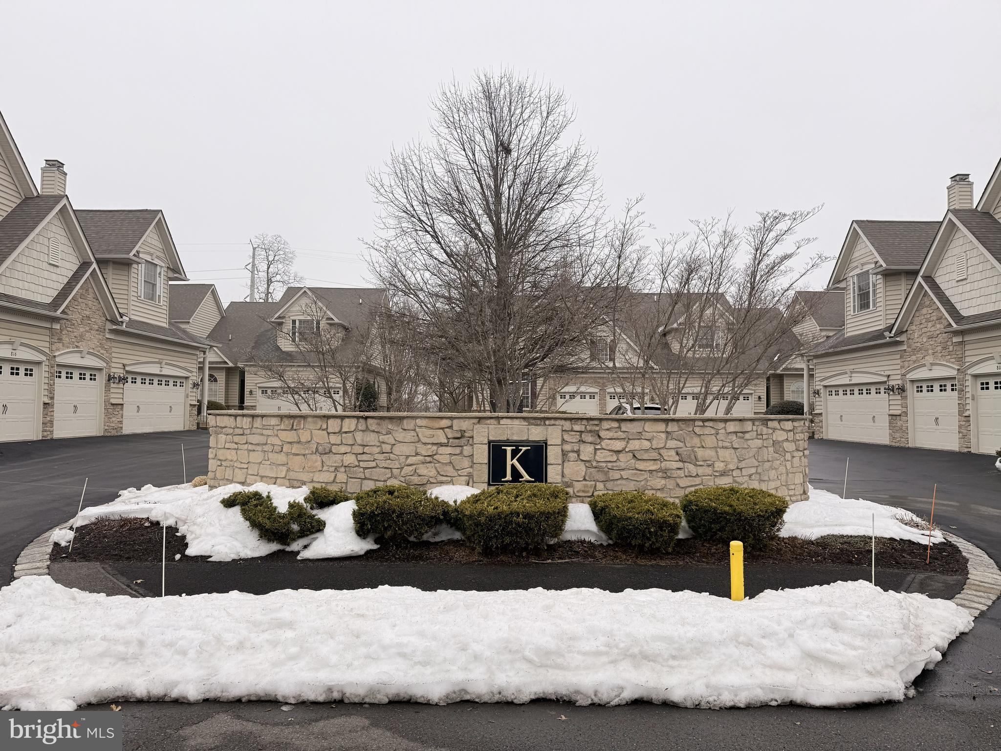 MONTGOMERY WALK - Residential