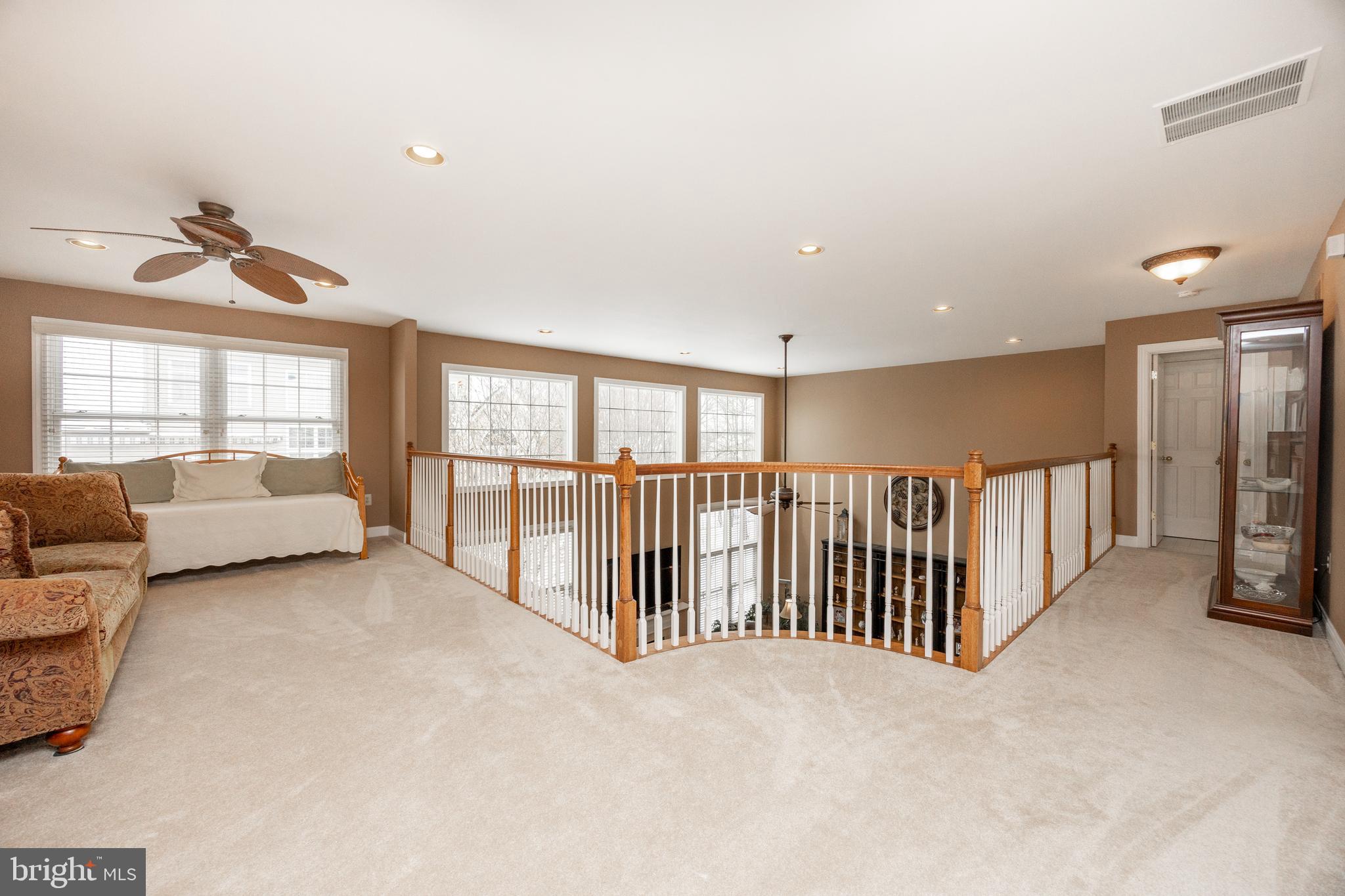 MONTGOMERY WALK - Residential