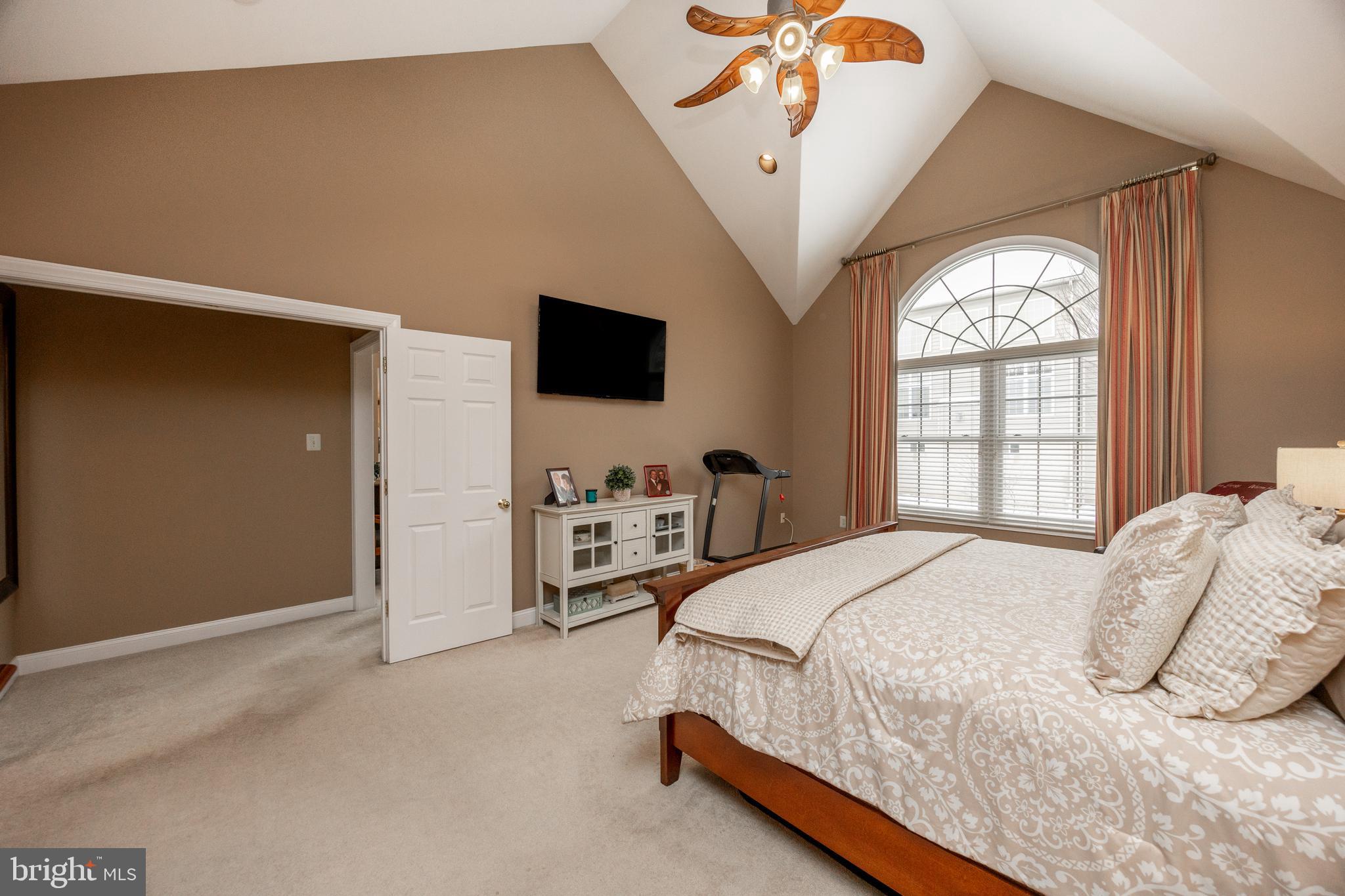 MONTGOMERY WALK - Residential