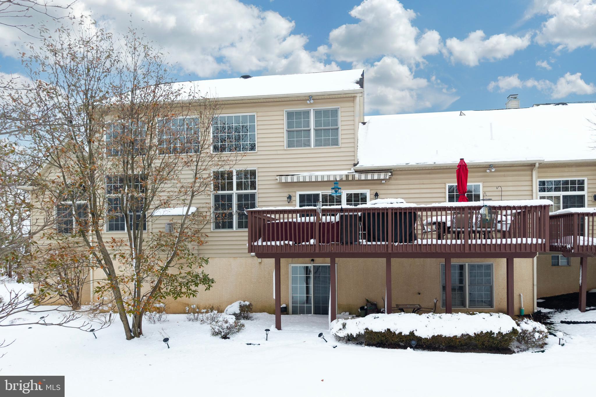 MONTGOMERY WALK - Residential