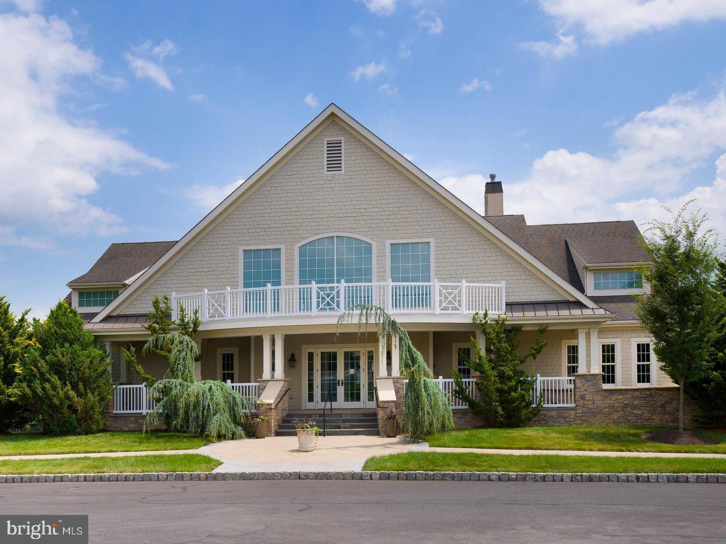 MONTGOMERY WALK - Residential