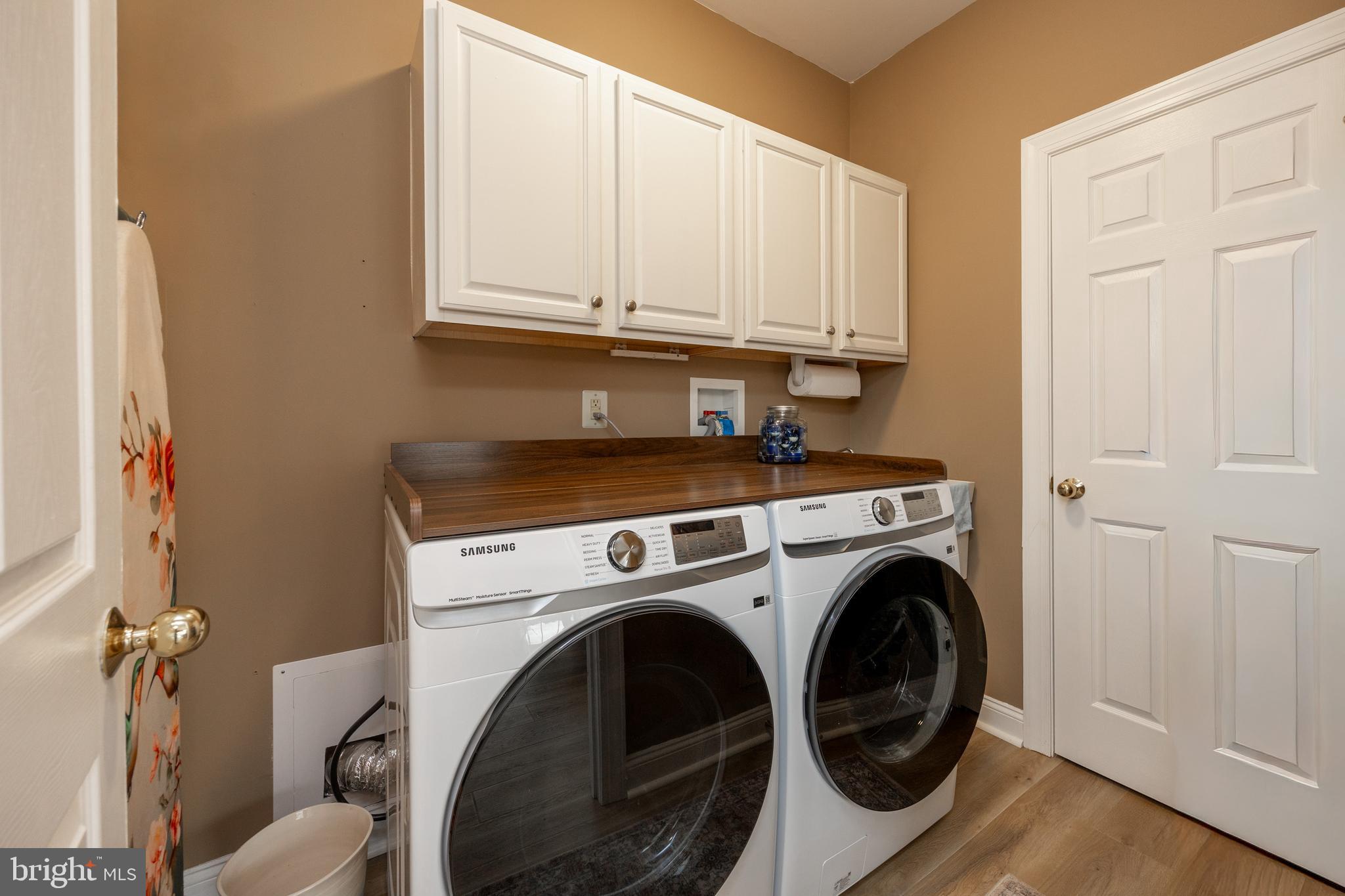 MONTGOMERY WALK - Residential