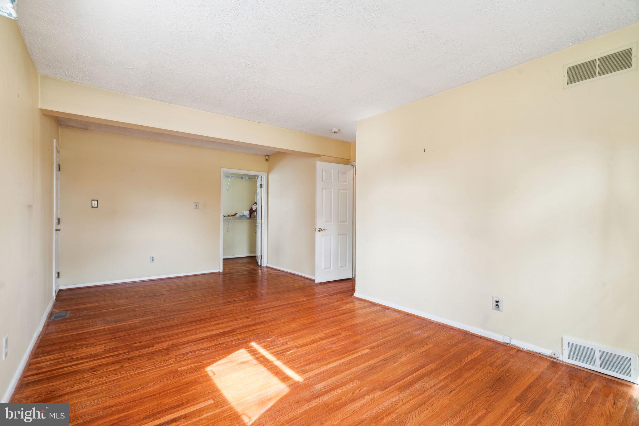 FLOURTOWN - Residential