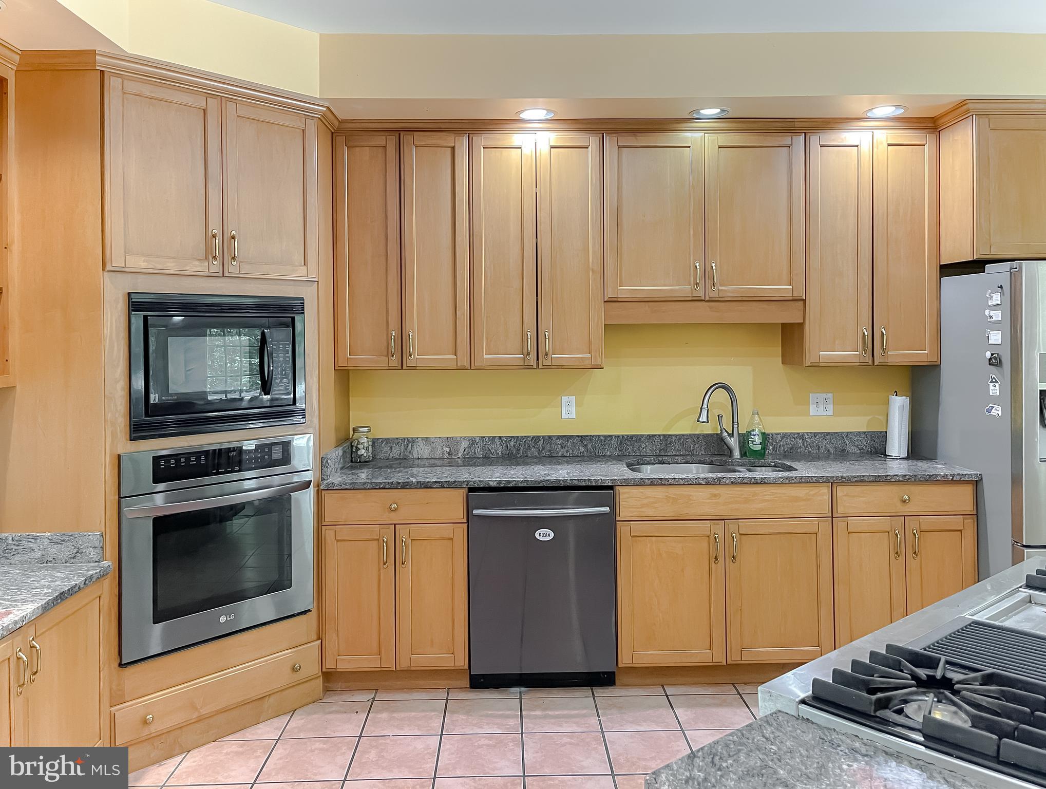 PINE LAKE - Residential