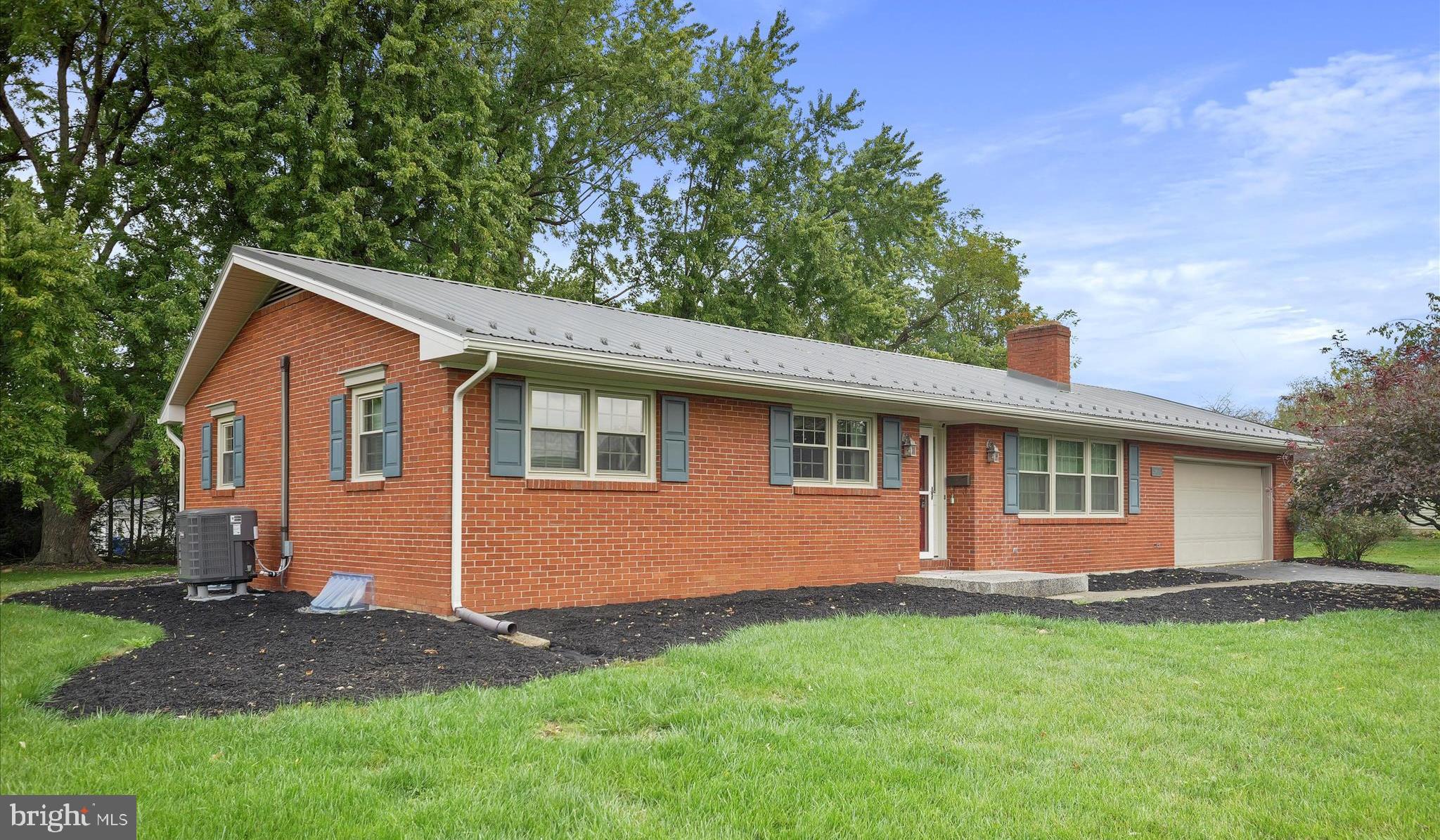 MOSS SPRING ESTATES - Residential Lease