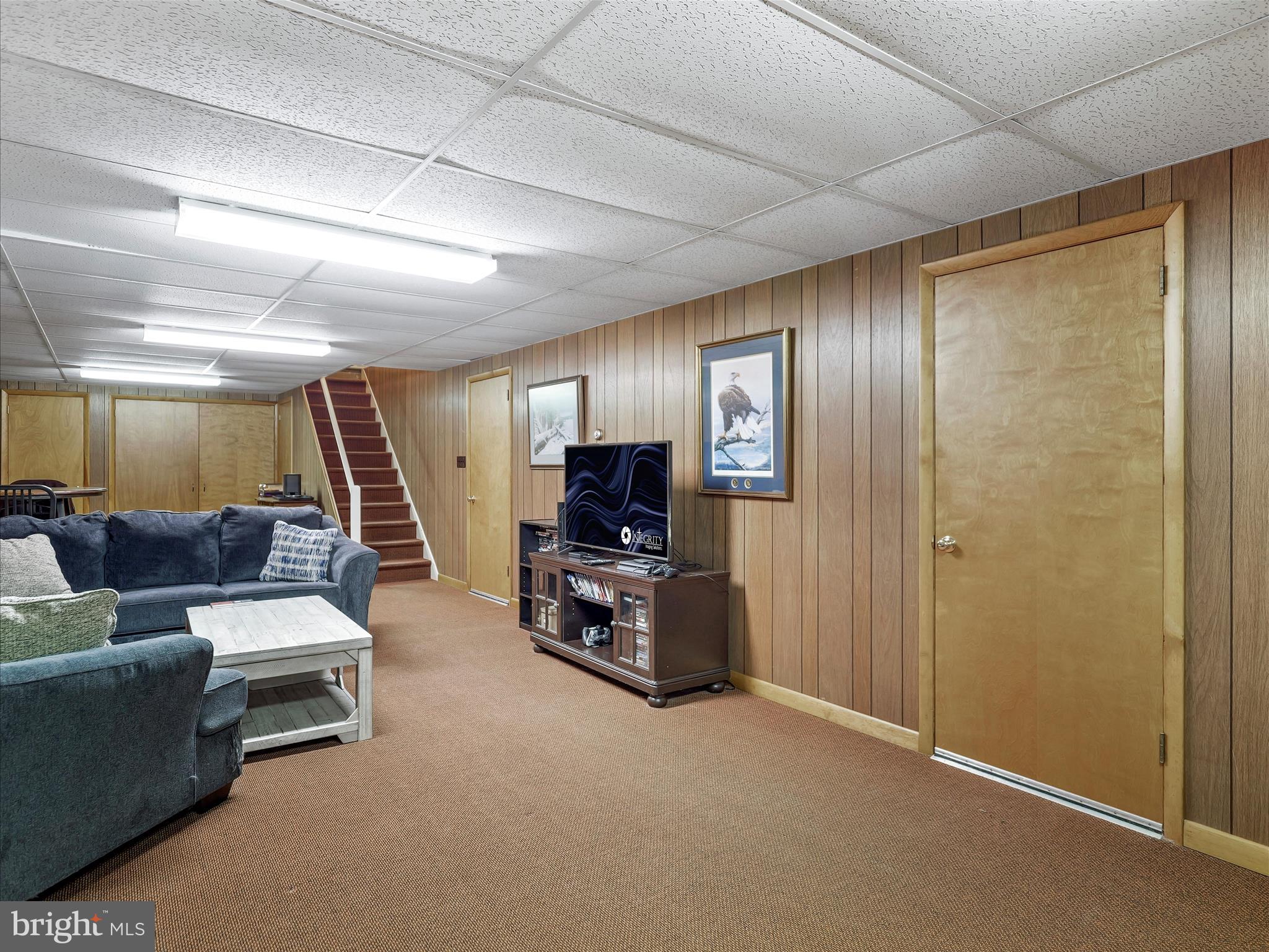 MOSS SPRING ESTATES - Residential Lease