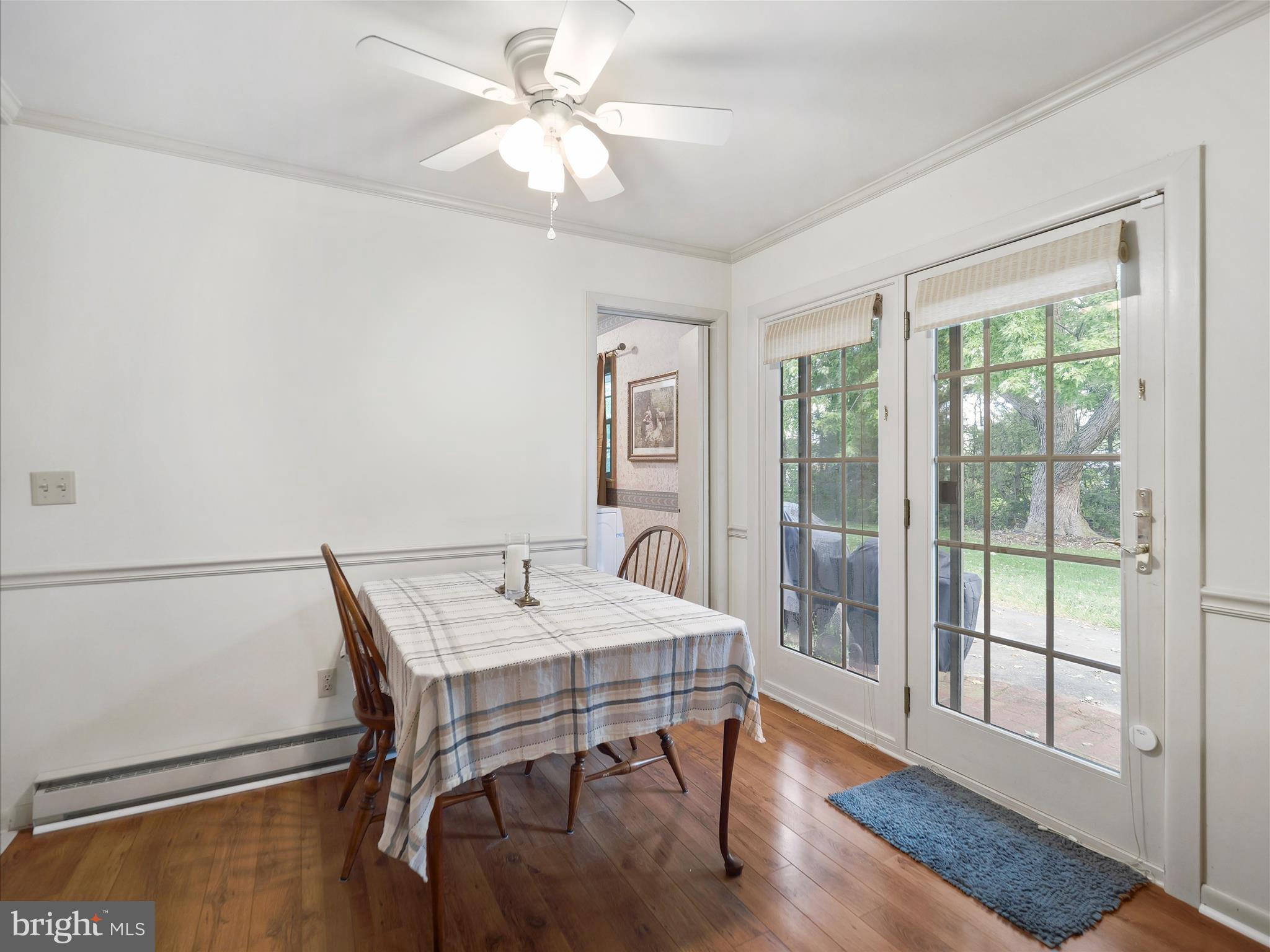 MOSS SPRING ESTATES - Residential Lease