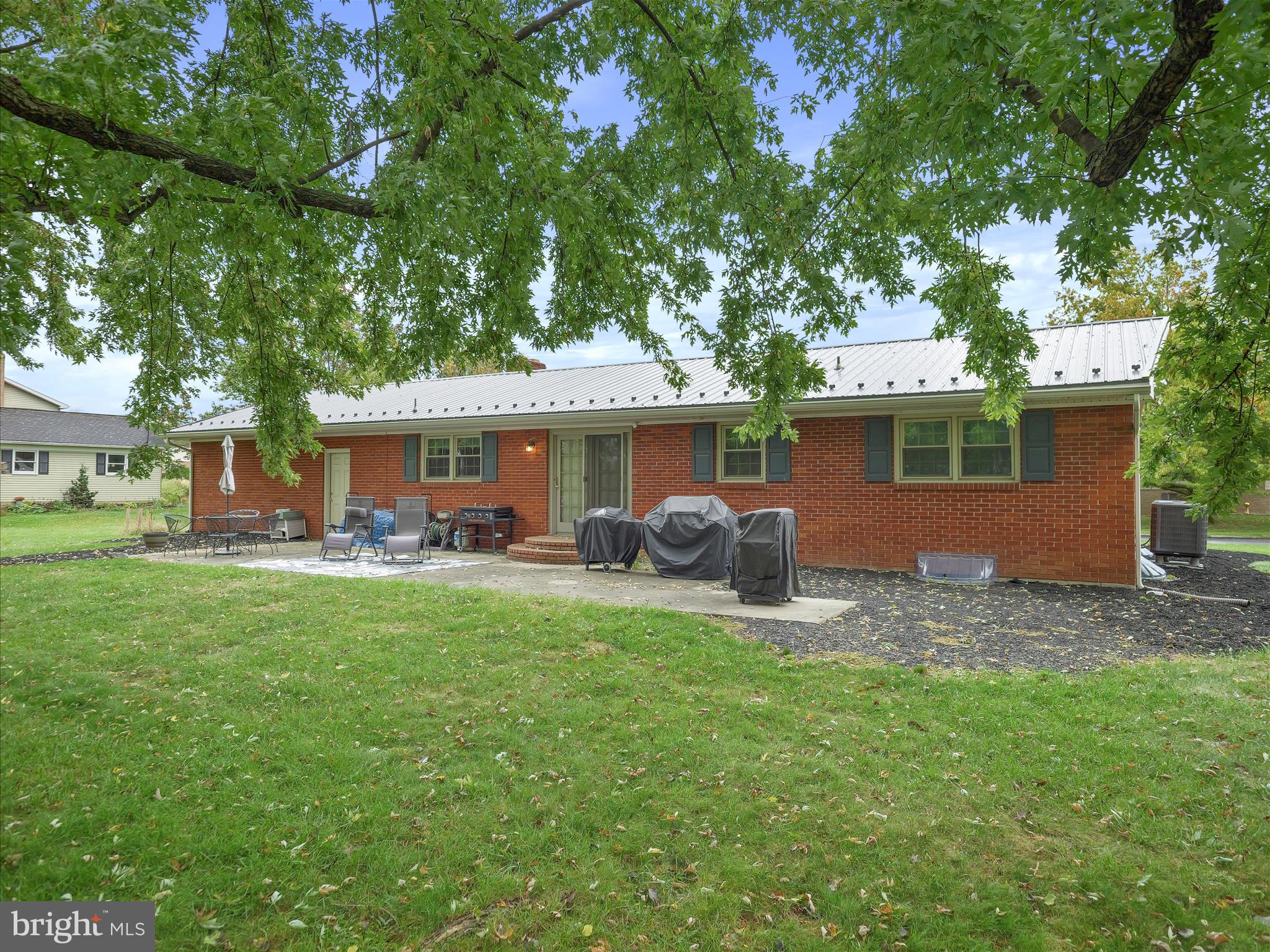 MOSS SPRING ESTATES - Residential Lease