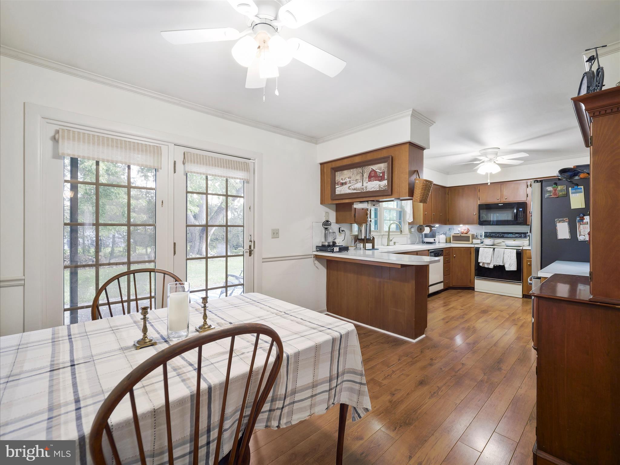 MOSS SPRING ESTATES - Residential Lease