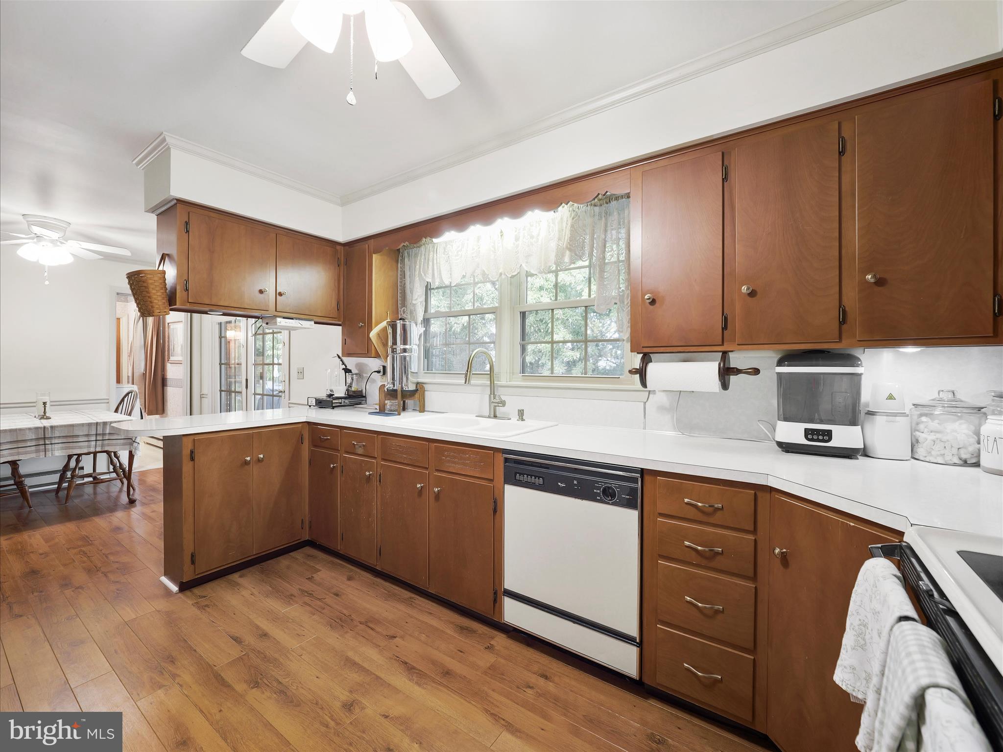 MOSS SPRING ESTATES - Residential Lease