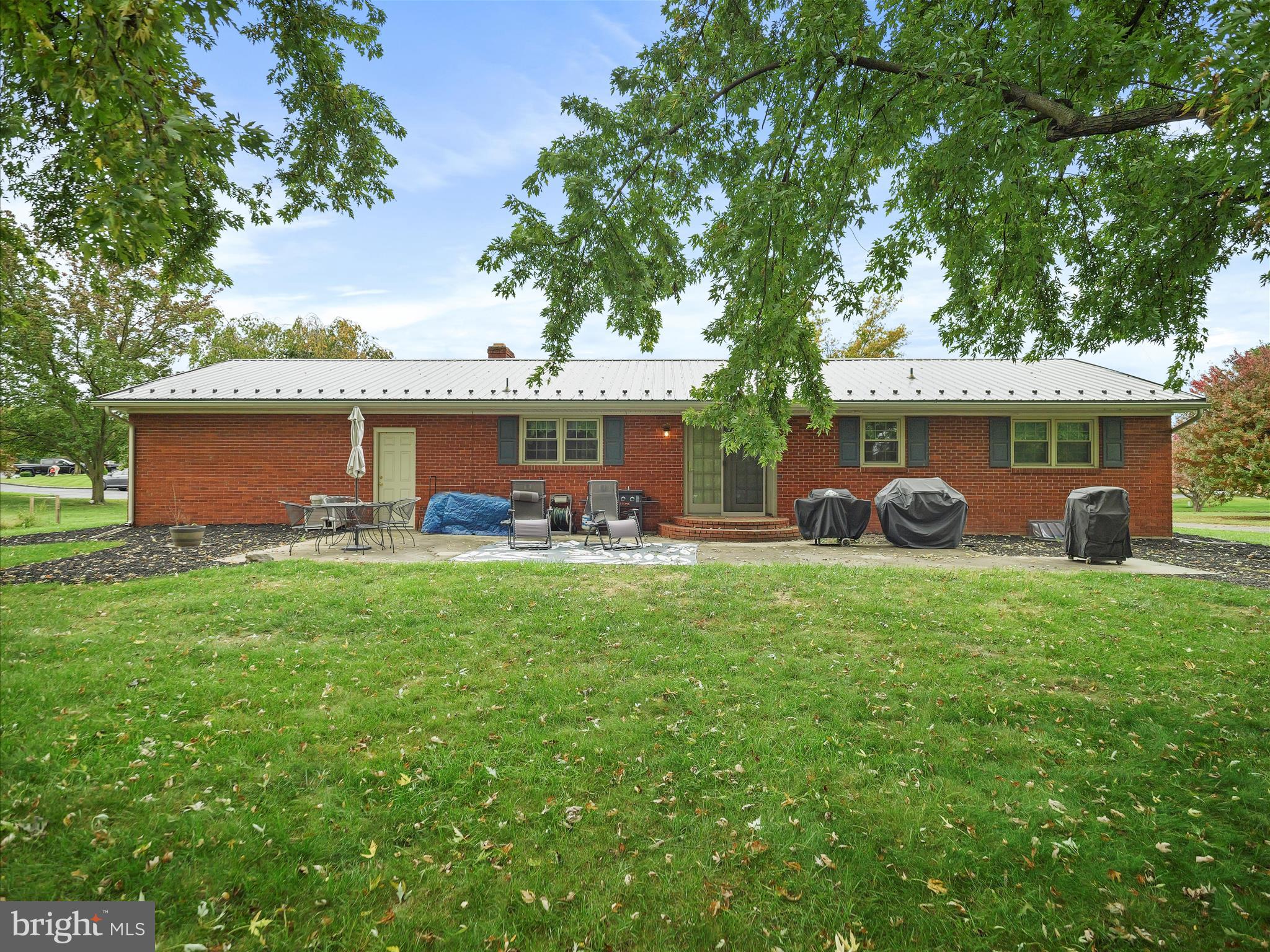 MOSS SPRING ESTATES - Residential Lease