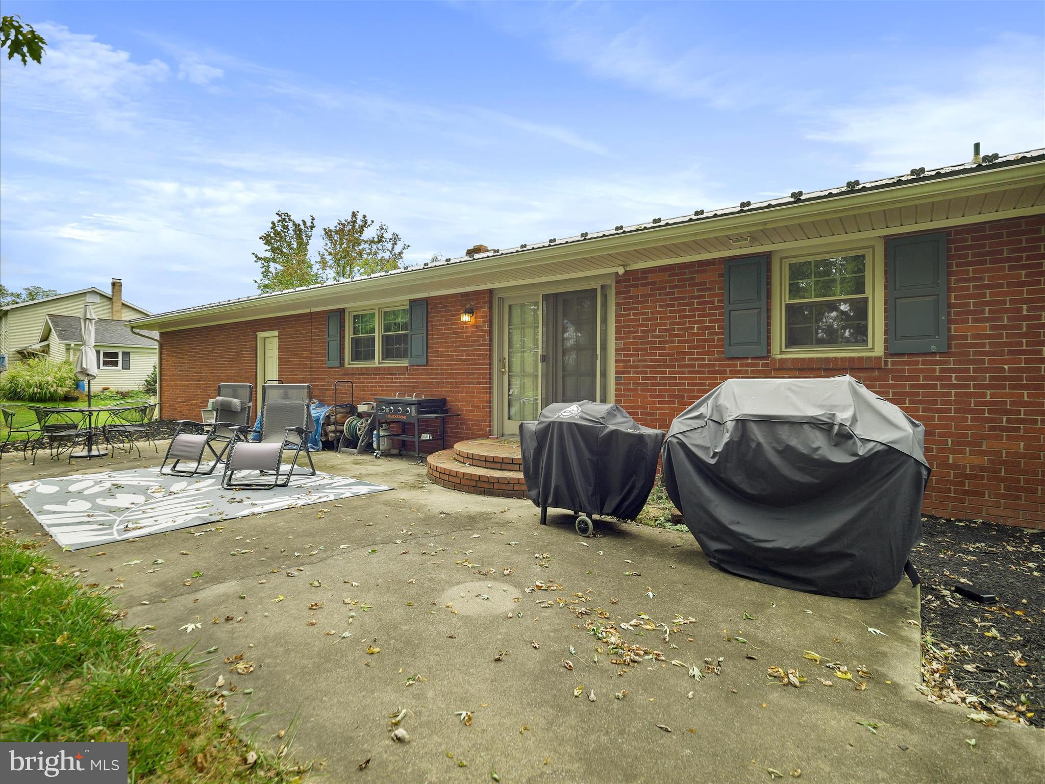 MOSS SPRING ESTATES - Residential Lease