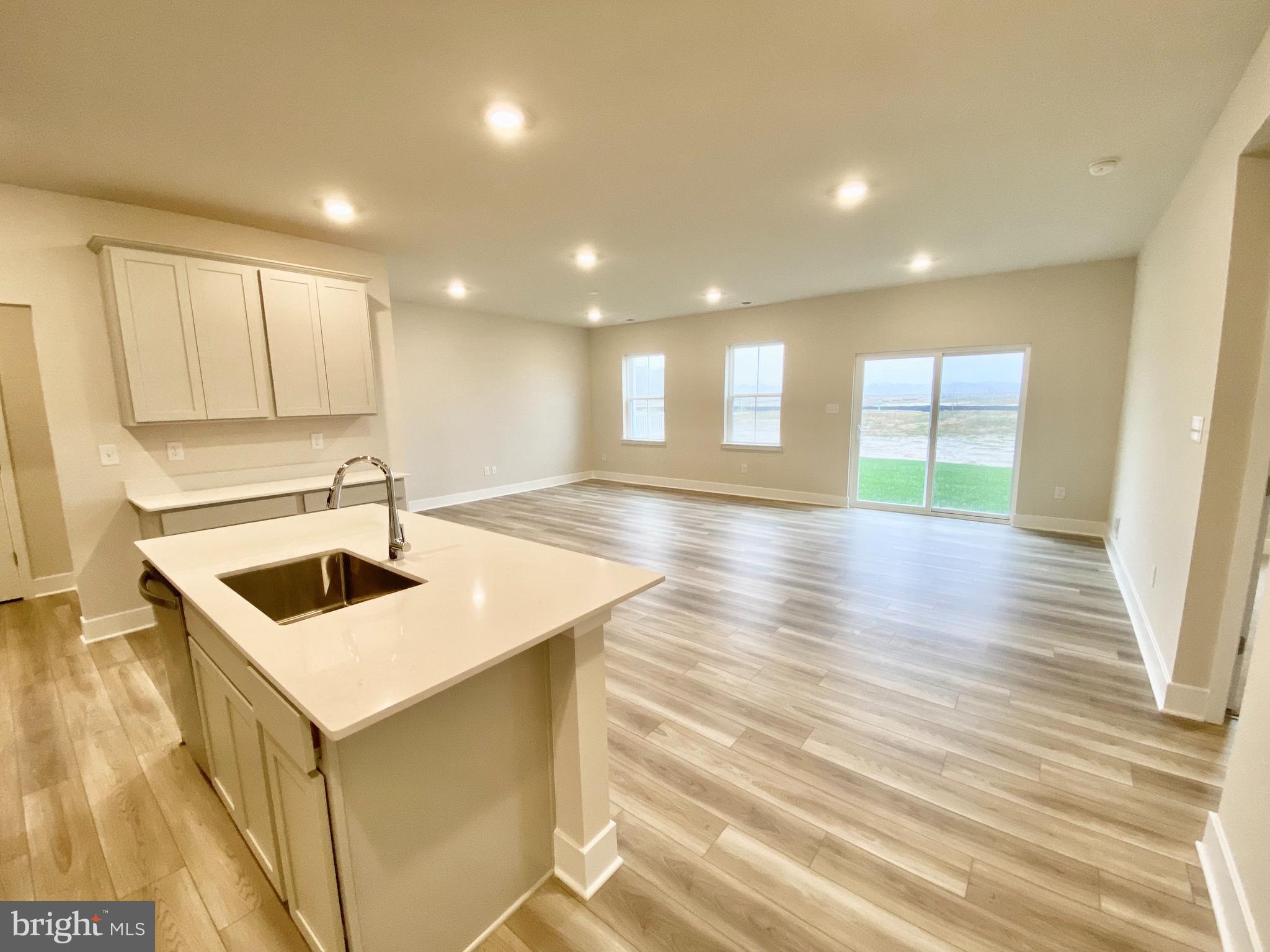 PLANTATION LAKES - Residential