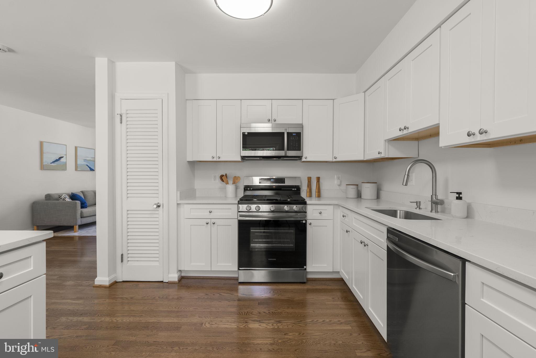 12500 PARKTON STREET