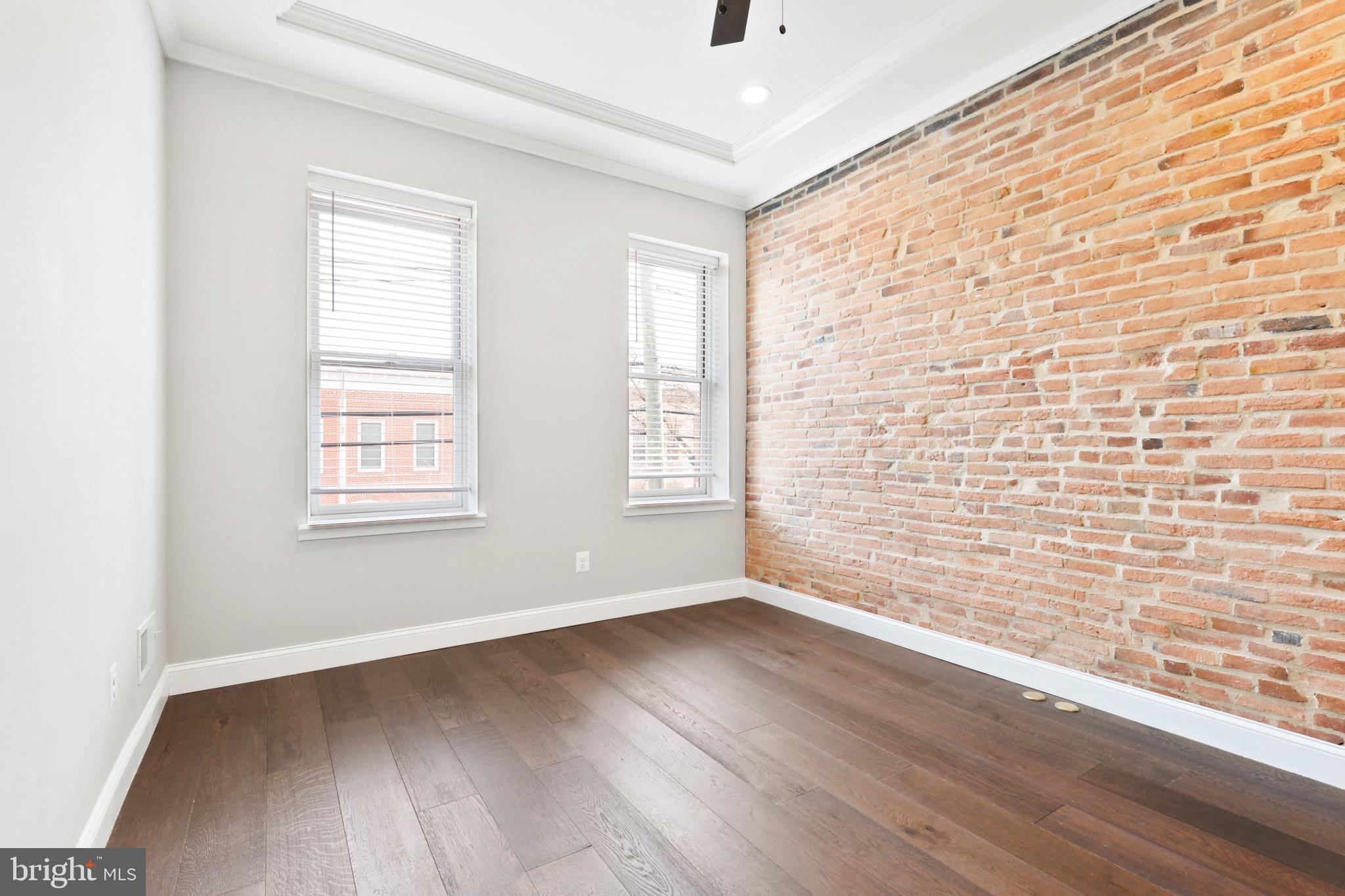 LOCUST POINT - Residential