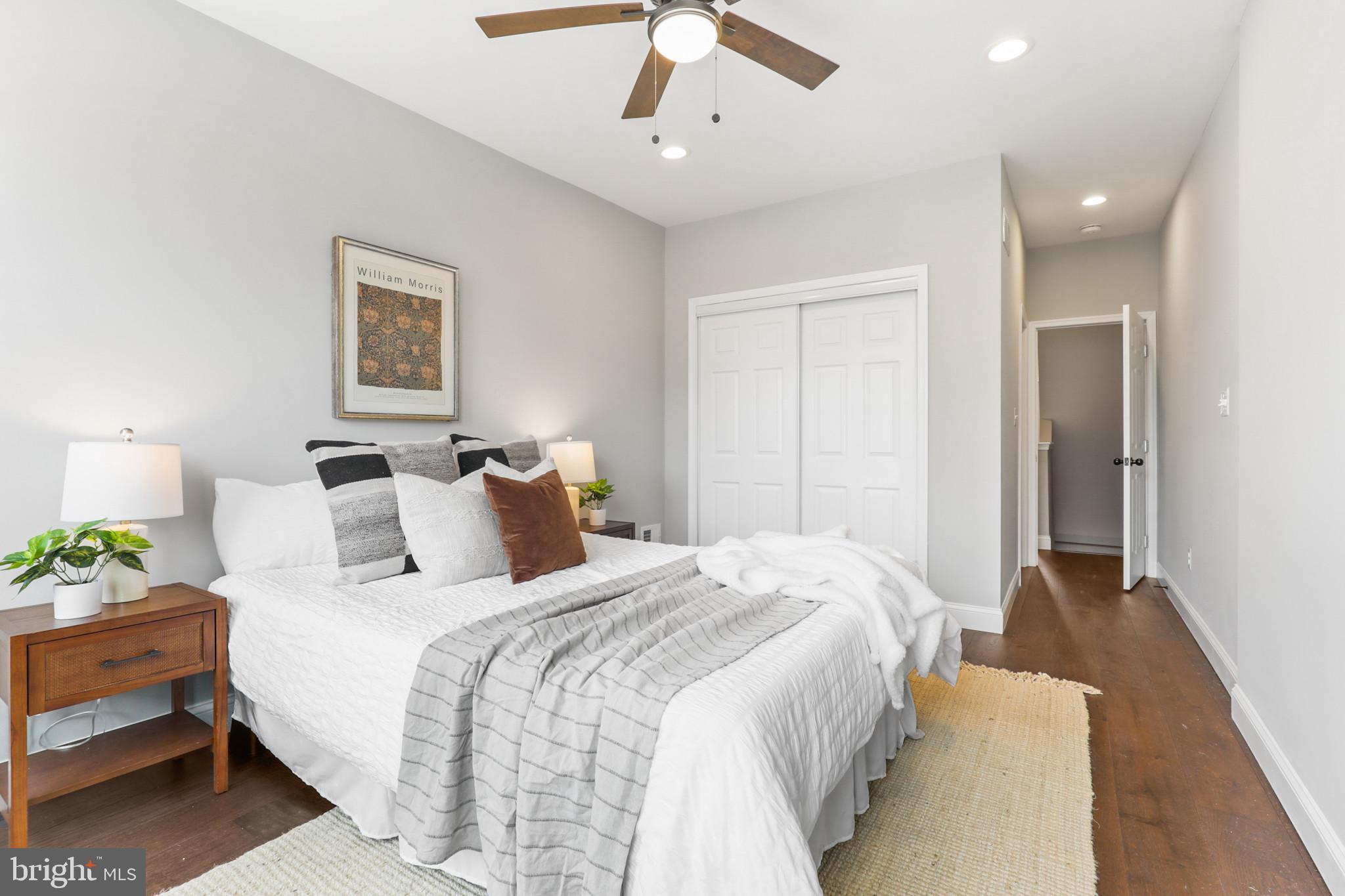 LOCUST POINT - Residential