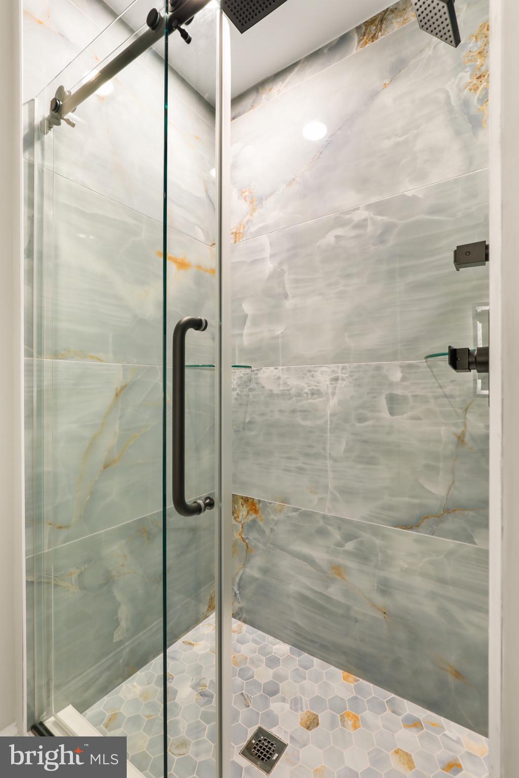 LOCUST POINT - Residential