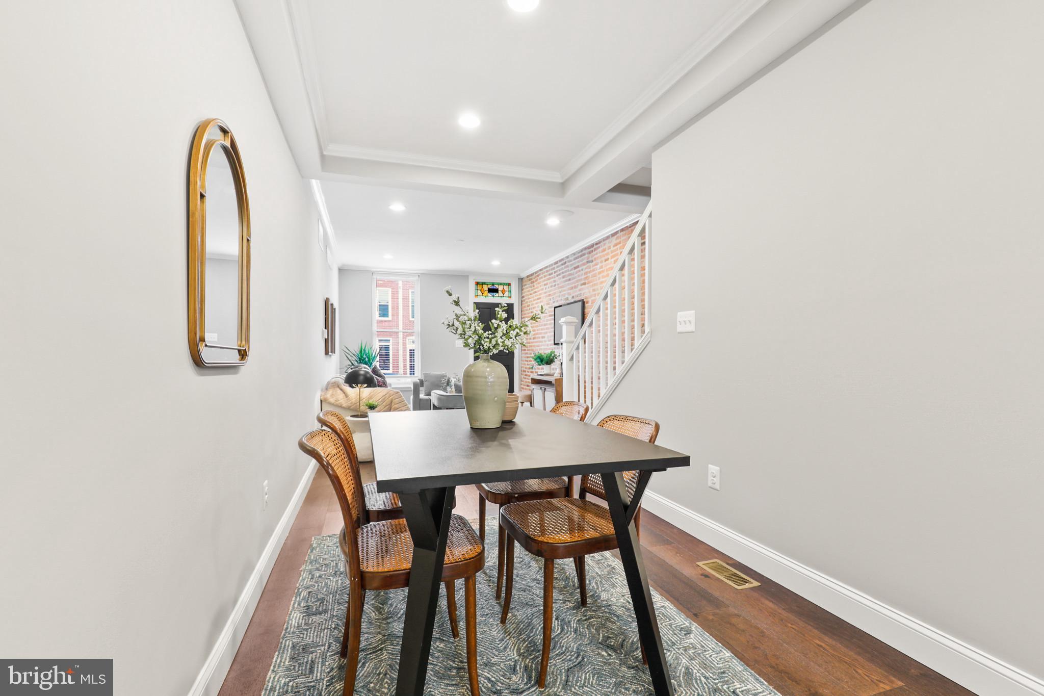 LOCUST POINT - Residential