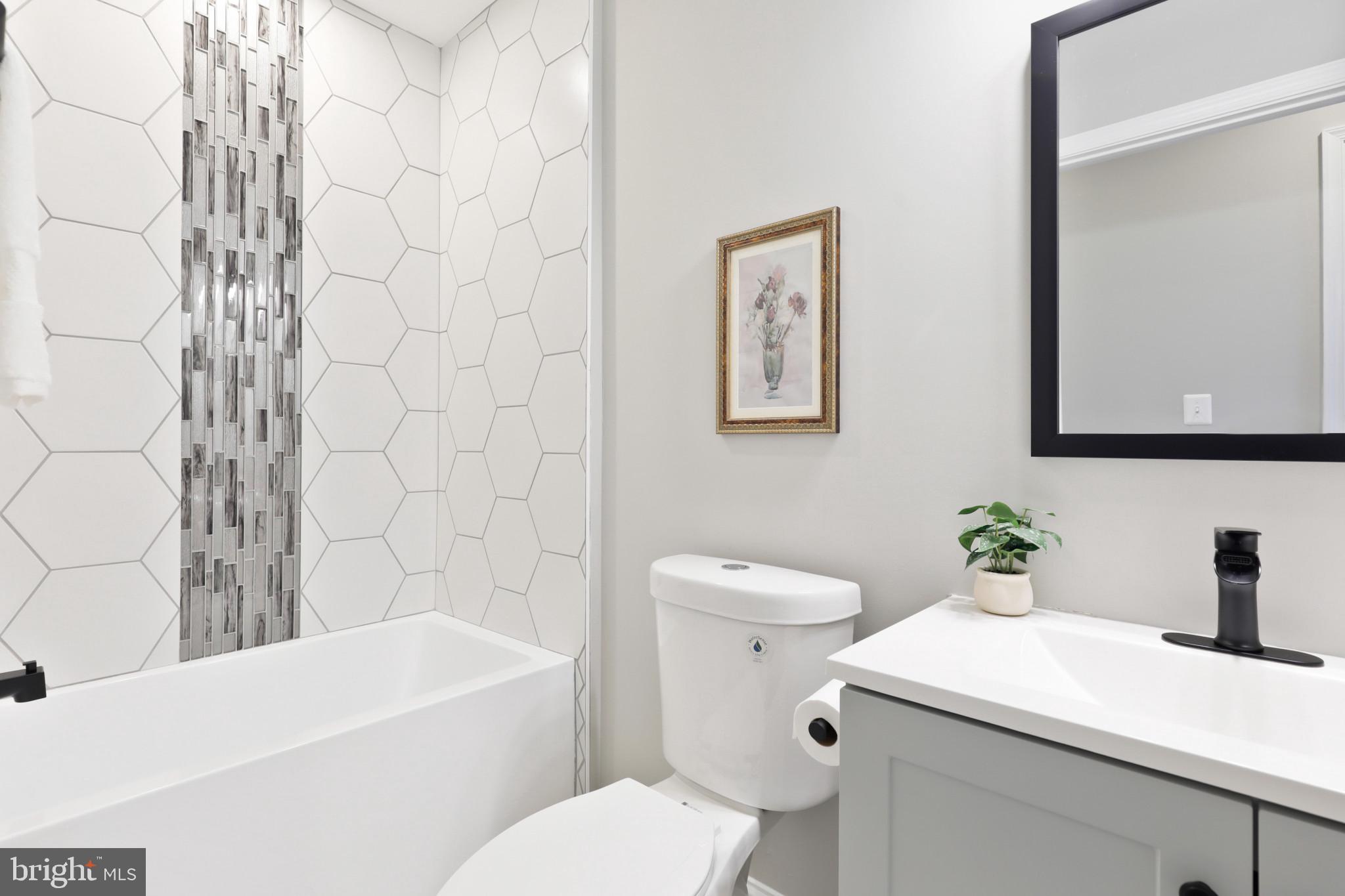 LOCUST POINT - Residential