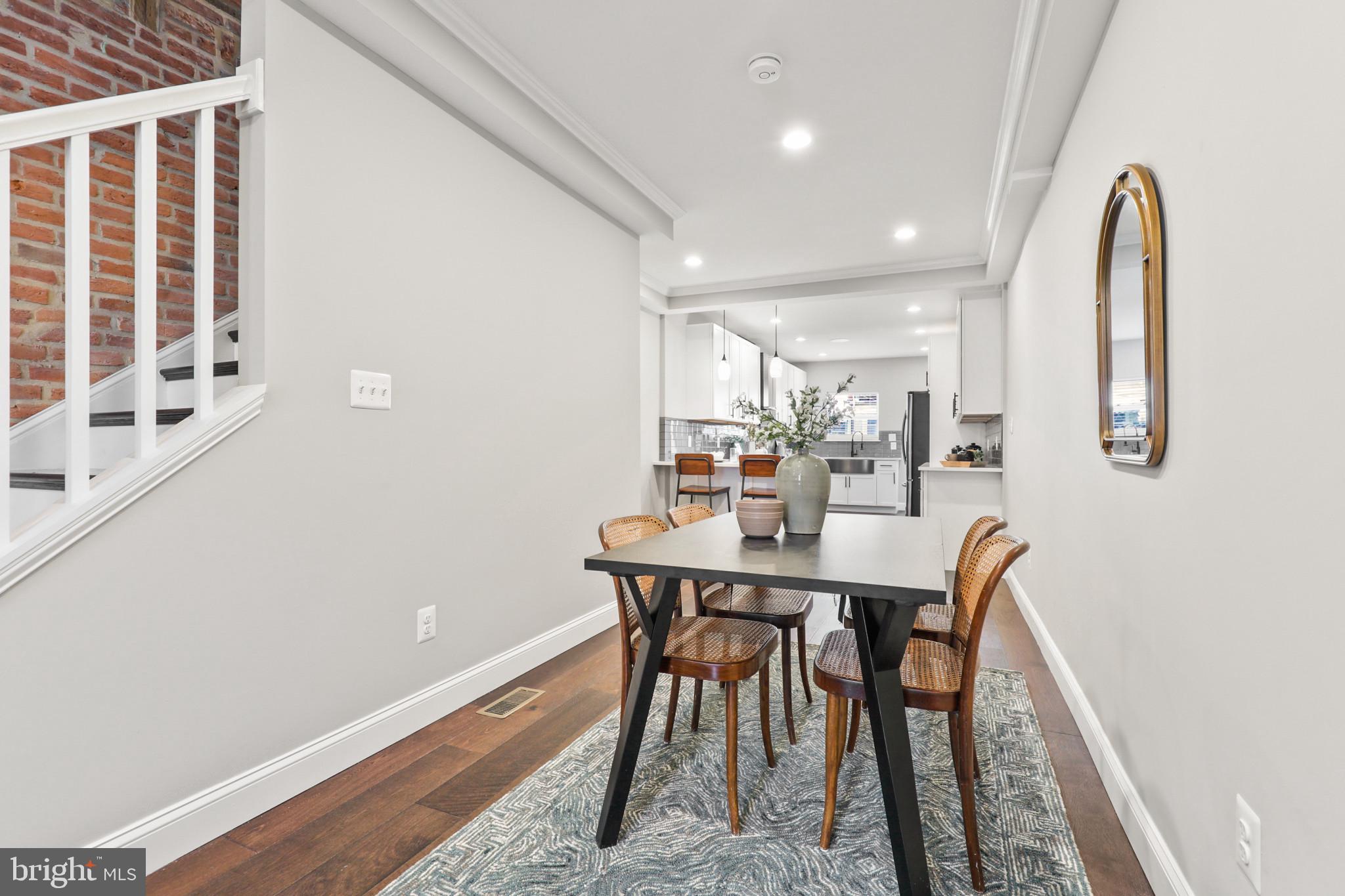 LOCUST POINT - Residential