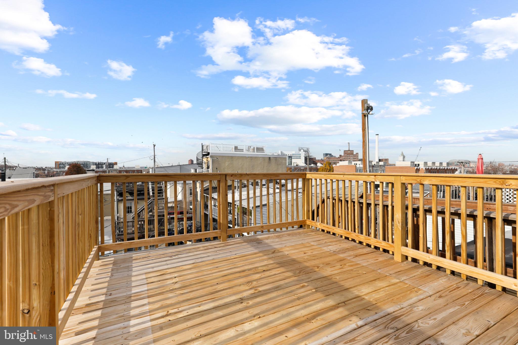 LOCUST POINT - Residential